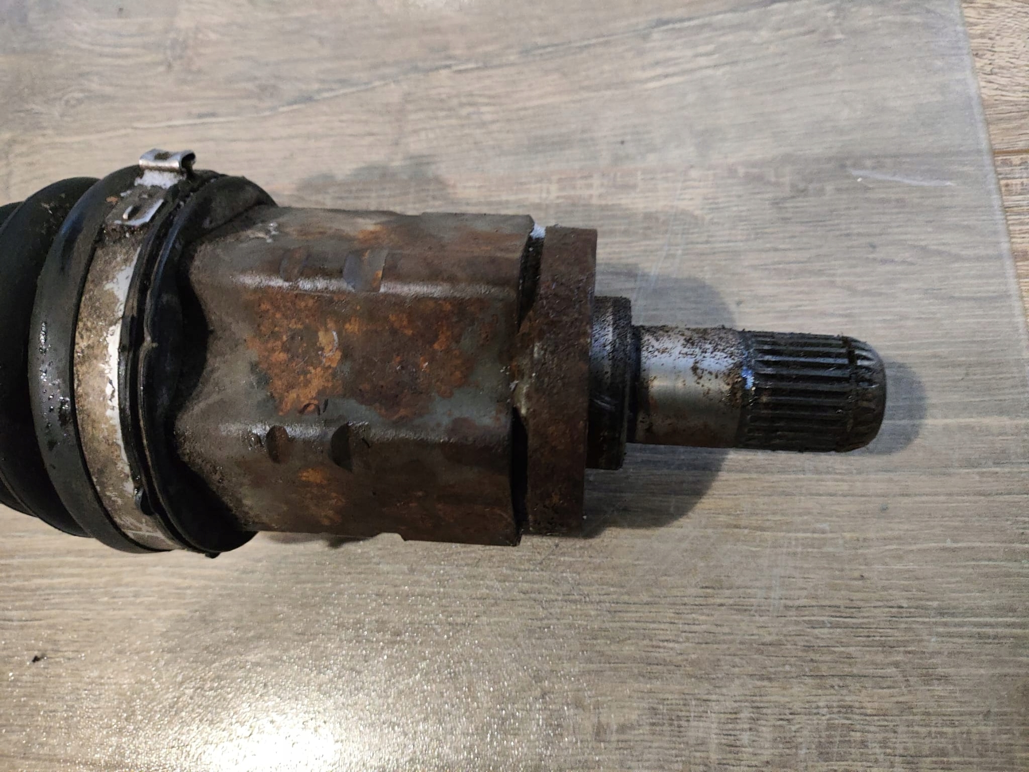 BMW E46 330XI 4X4 semi-axis left front 7505199 left