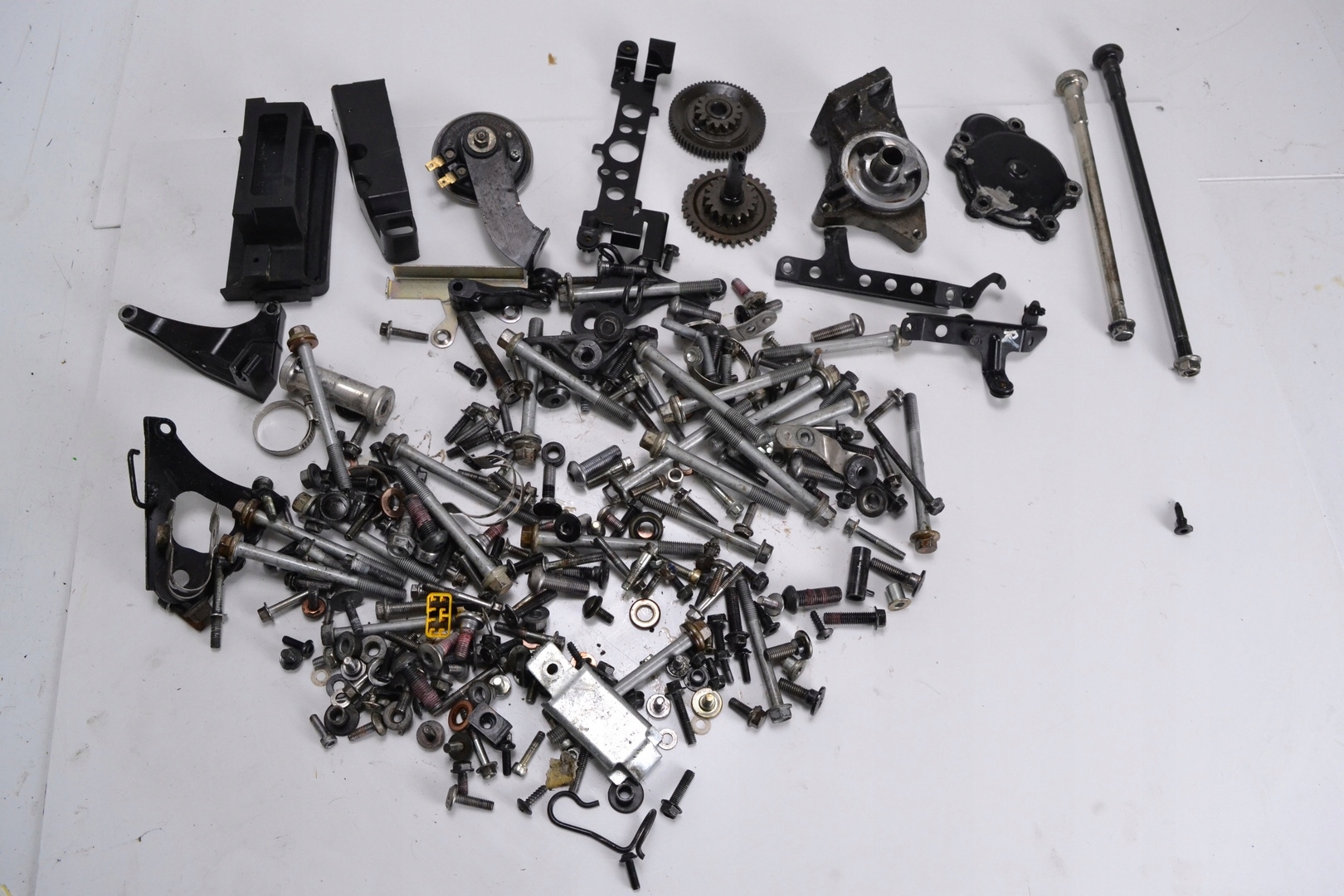 Śruby stelaż wypełnienie KAWASAKI ZX-10 R 08-10