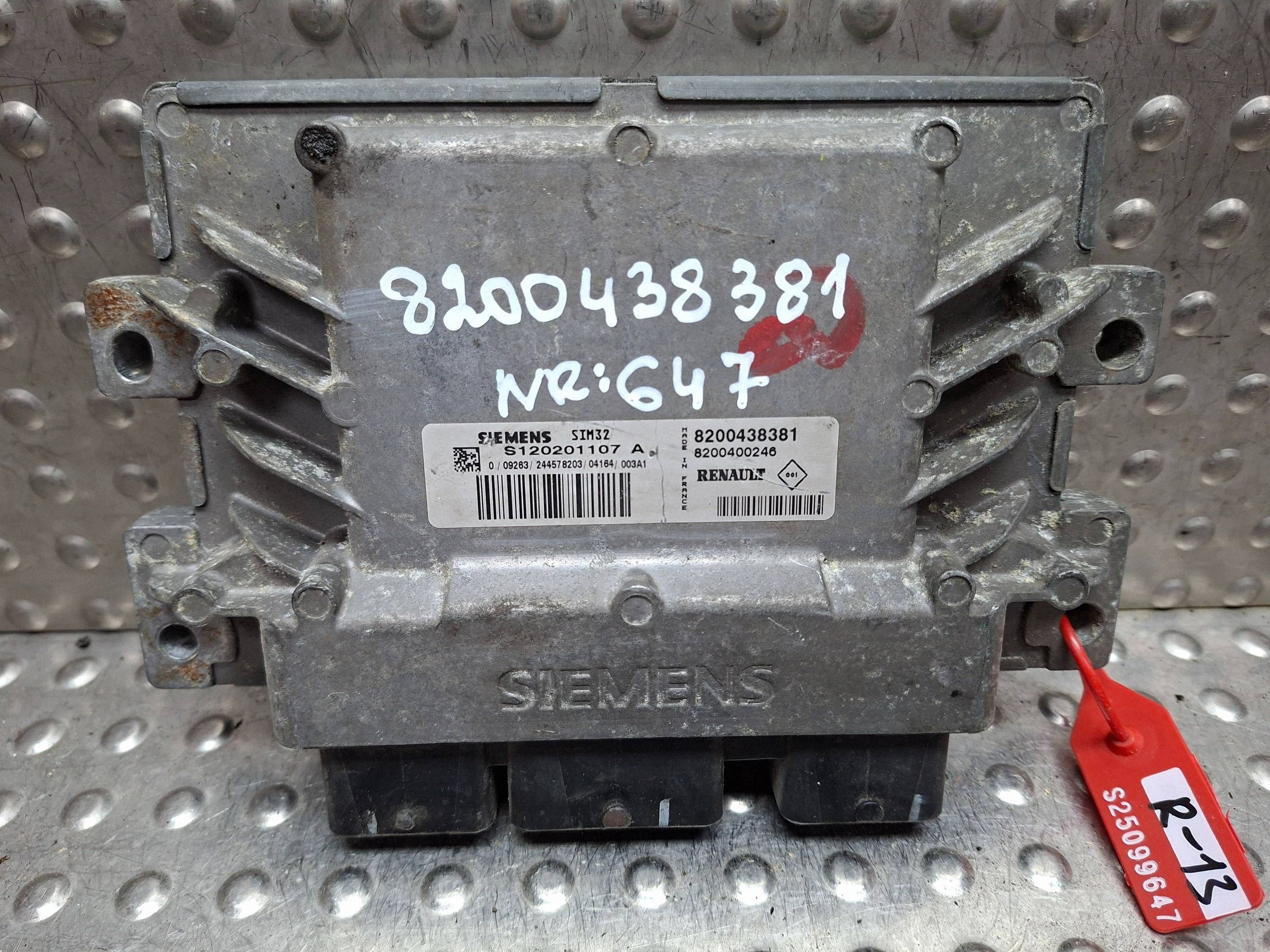 control unit of the engine 8200438381 S120201107A RENAULT TWINGO II 1.2