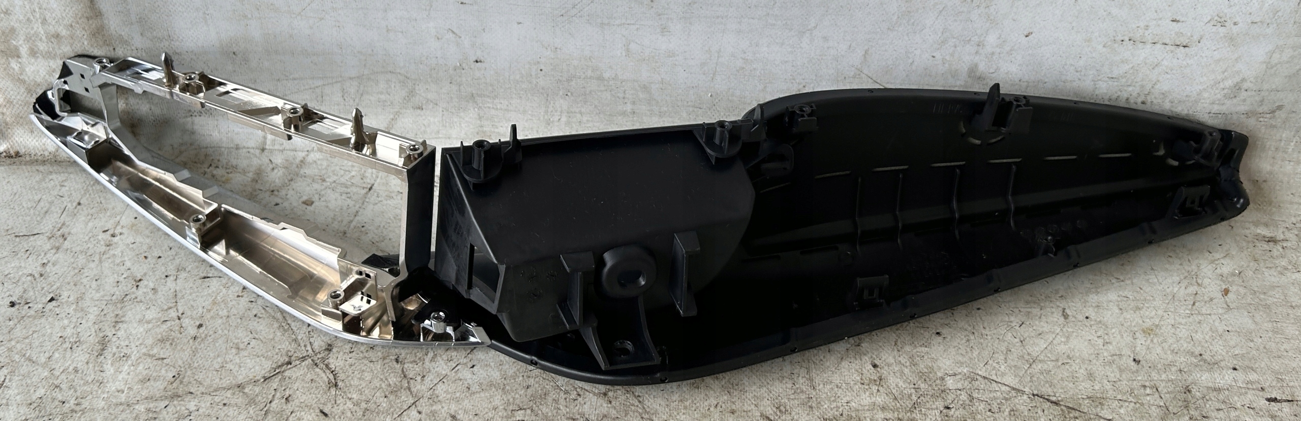 handle bracket door left front MAZDA 6 GJ LIFT