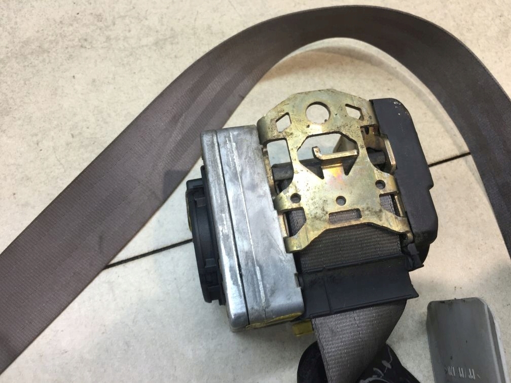 tension belt safety right front LEON and 1M0857706A