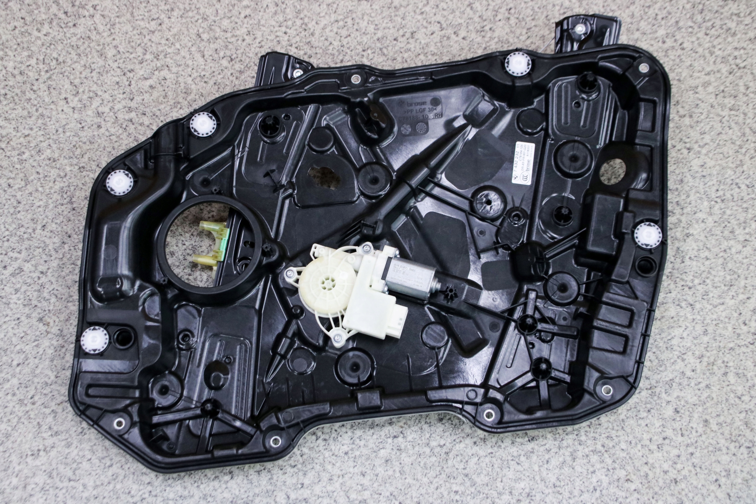 BMW G20 G21 window regulator mechanism right front 7432232