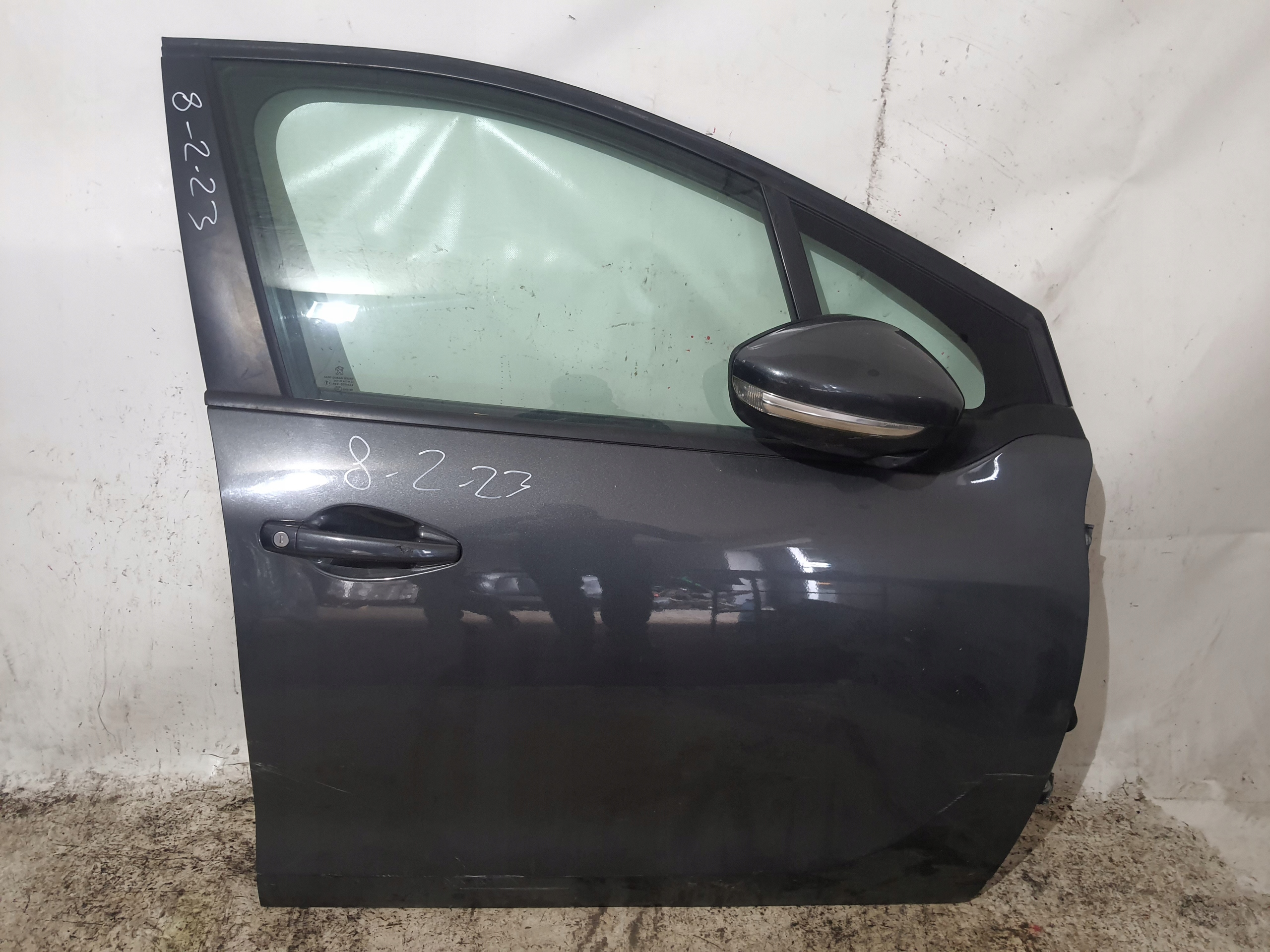 PEUGEOT 208 and 12-15 door right front