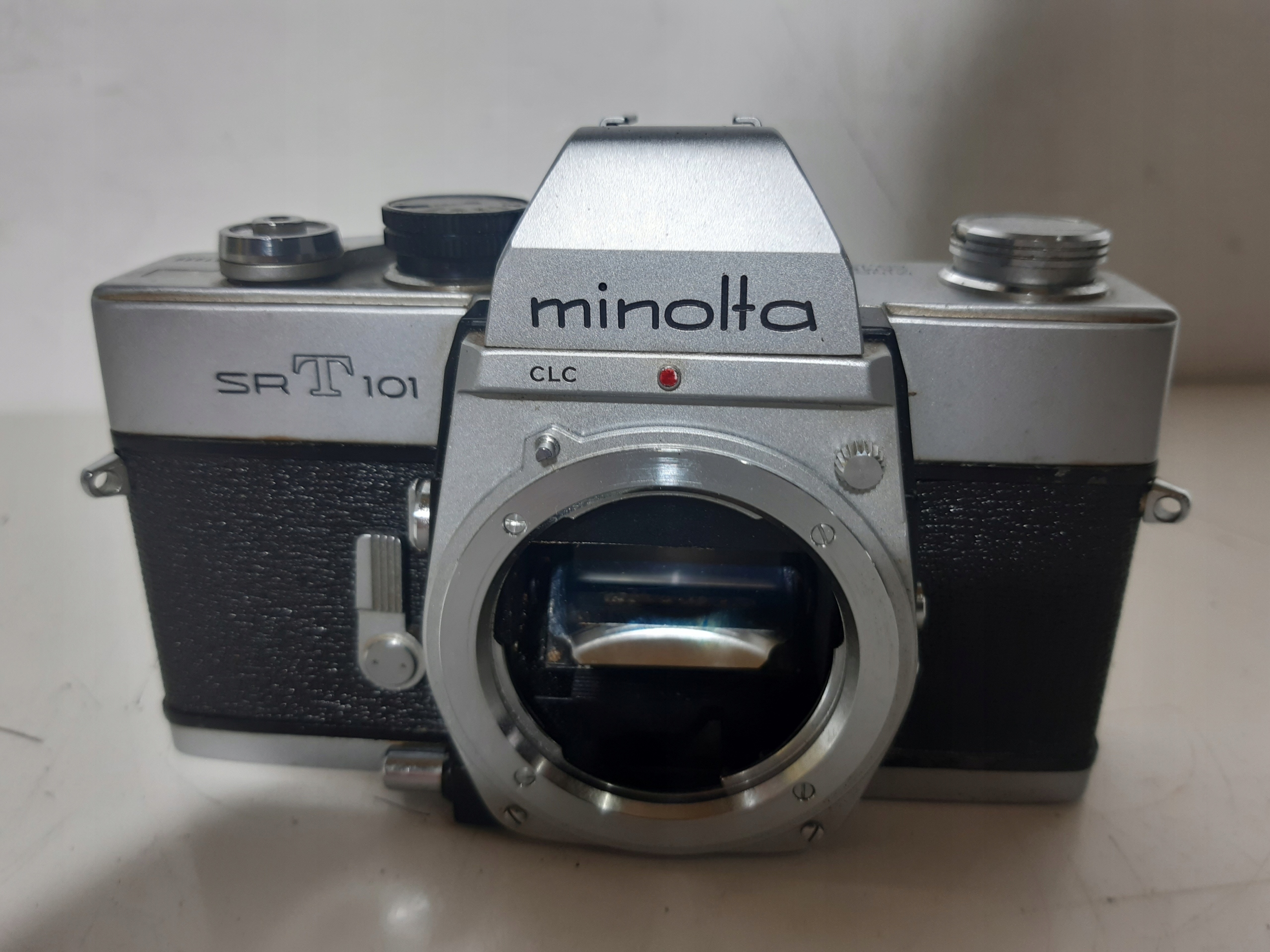 Aparat Minolta SRT 101