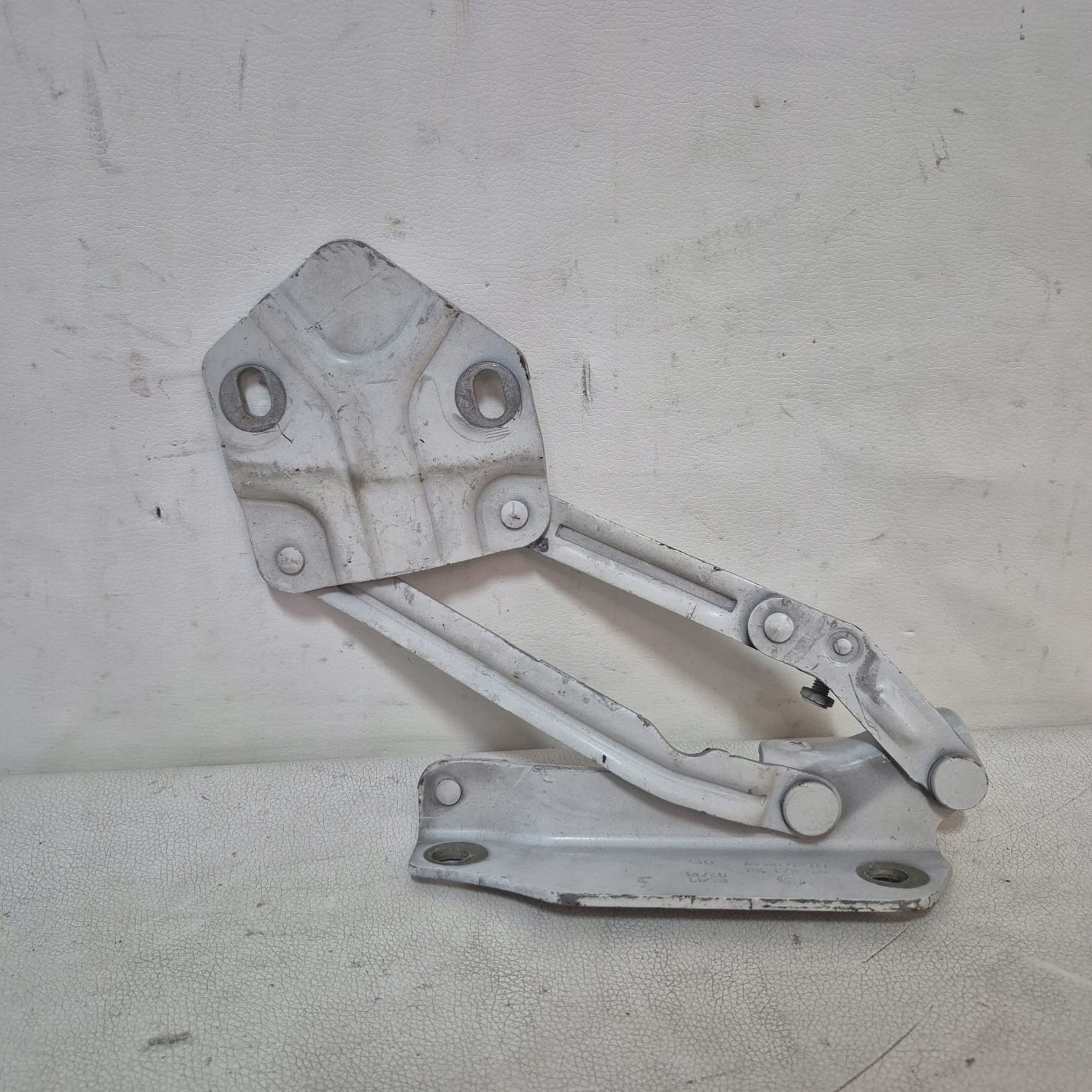 VW CADDY 2K5 16-20r. -> hinge bonnets left front 2K5823301