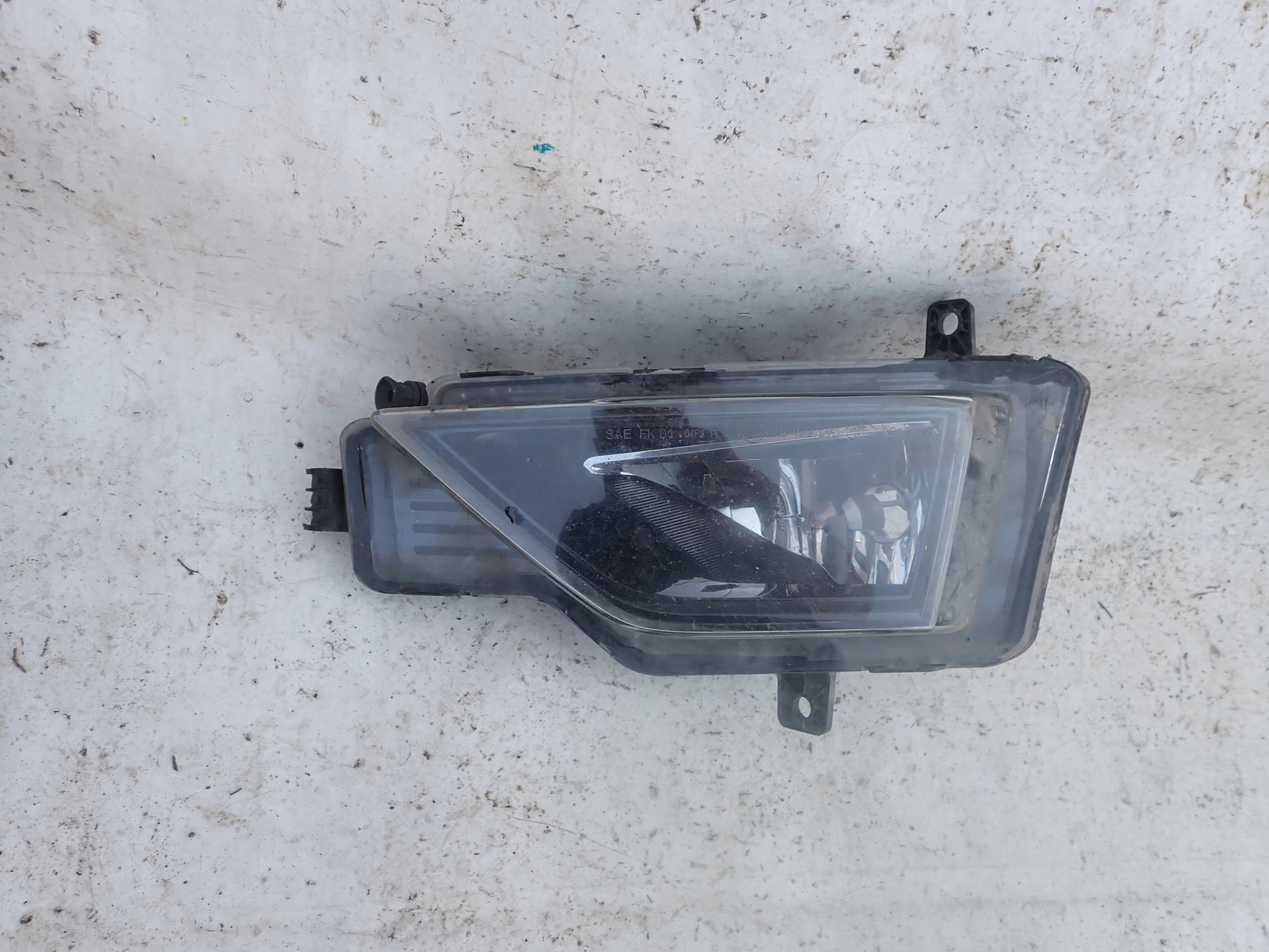 VW GOLF SPORTSVAN 14- fog light left front
