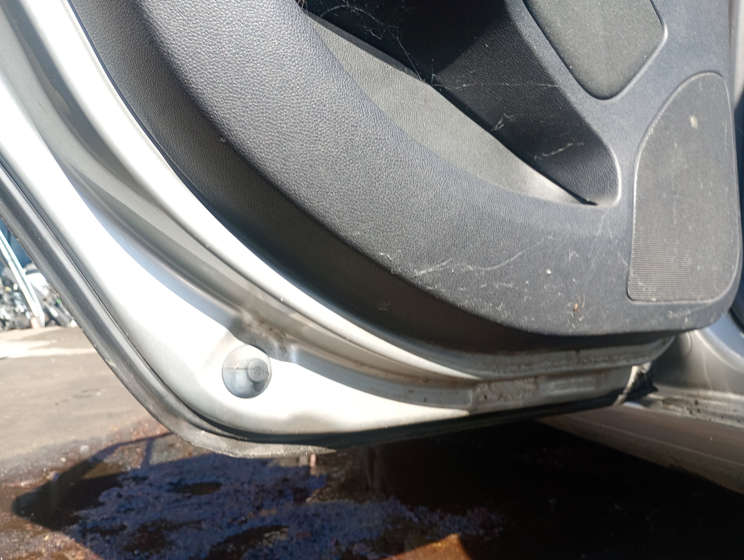 door left rear. rear part Skoda Octavia 2 II 04-13 code lakieru 9102
