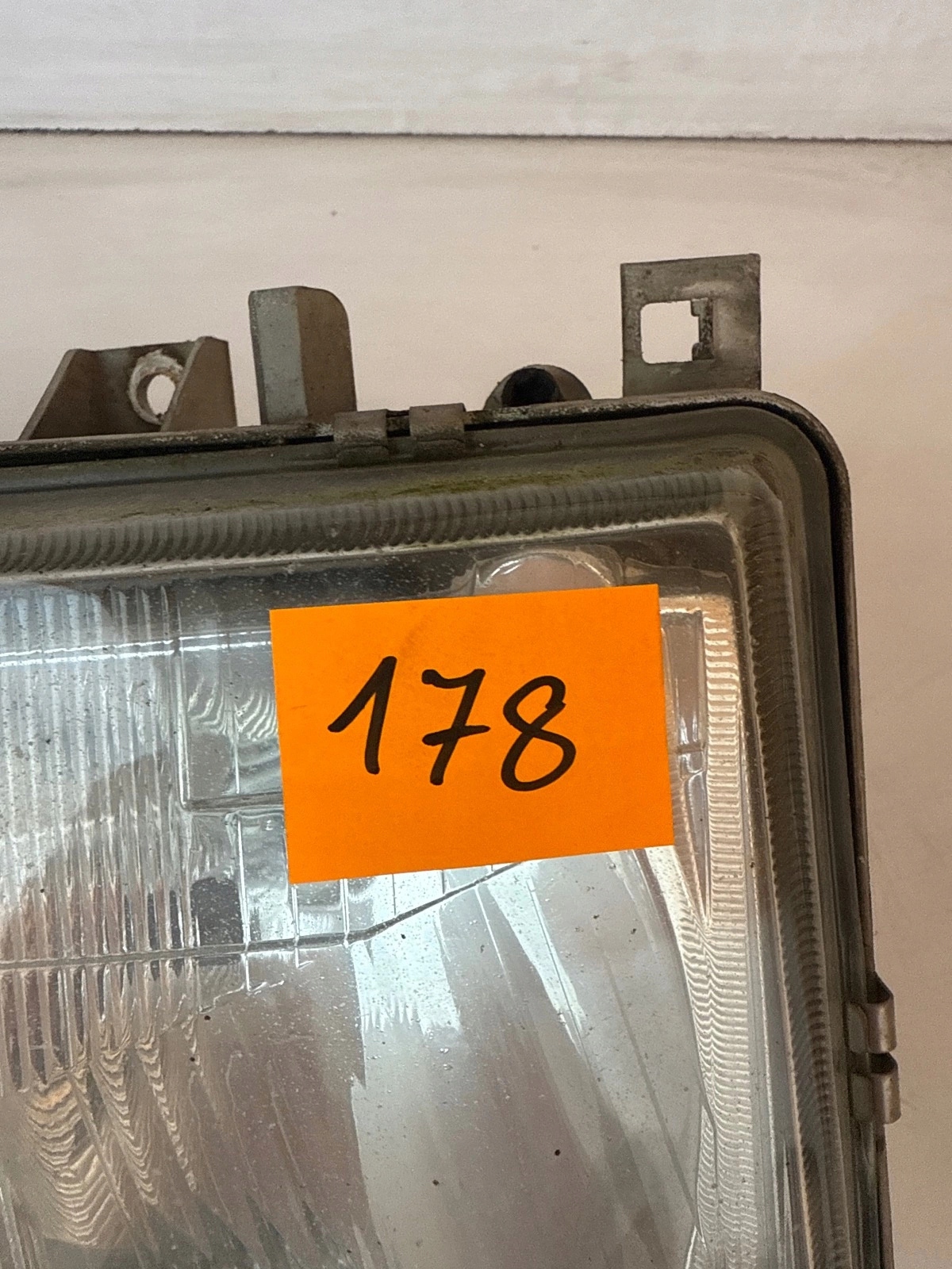 light front front right Mitsubishi Fuso UK Anglik
