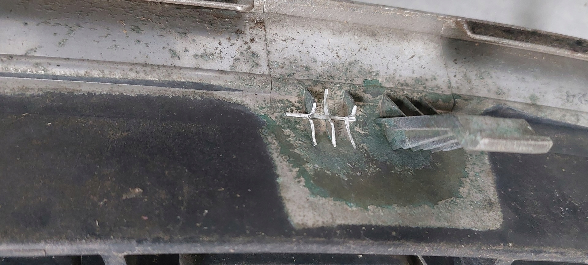 subaru Outback III 03- решетка радиатора