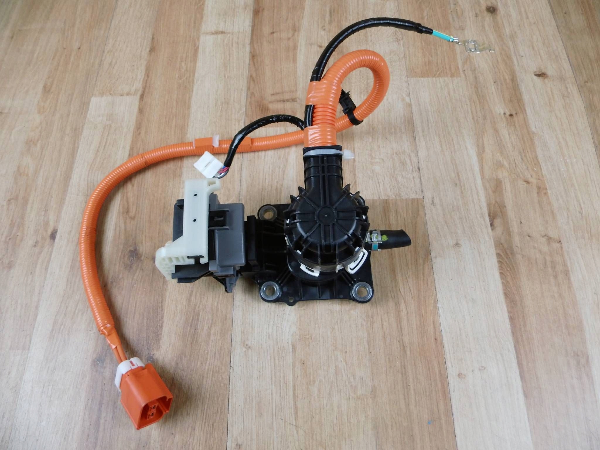 Lexus UX300e adapter ladowania auta G908176020