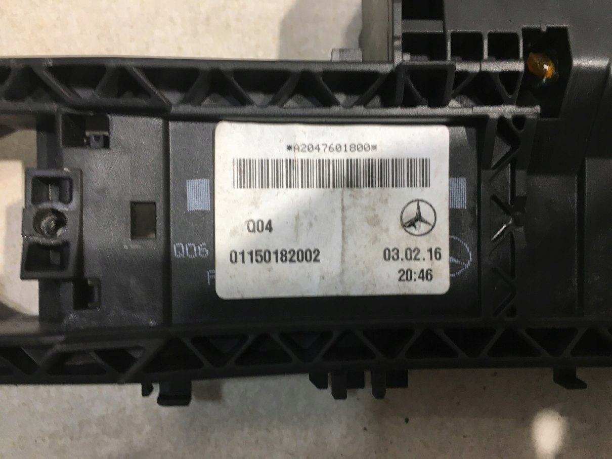 handle exterior right front MERCEDES W176 FL A2047600270