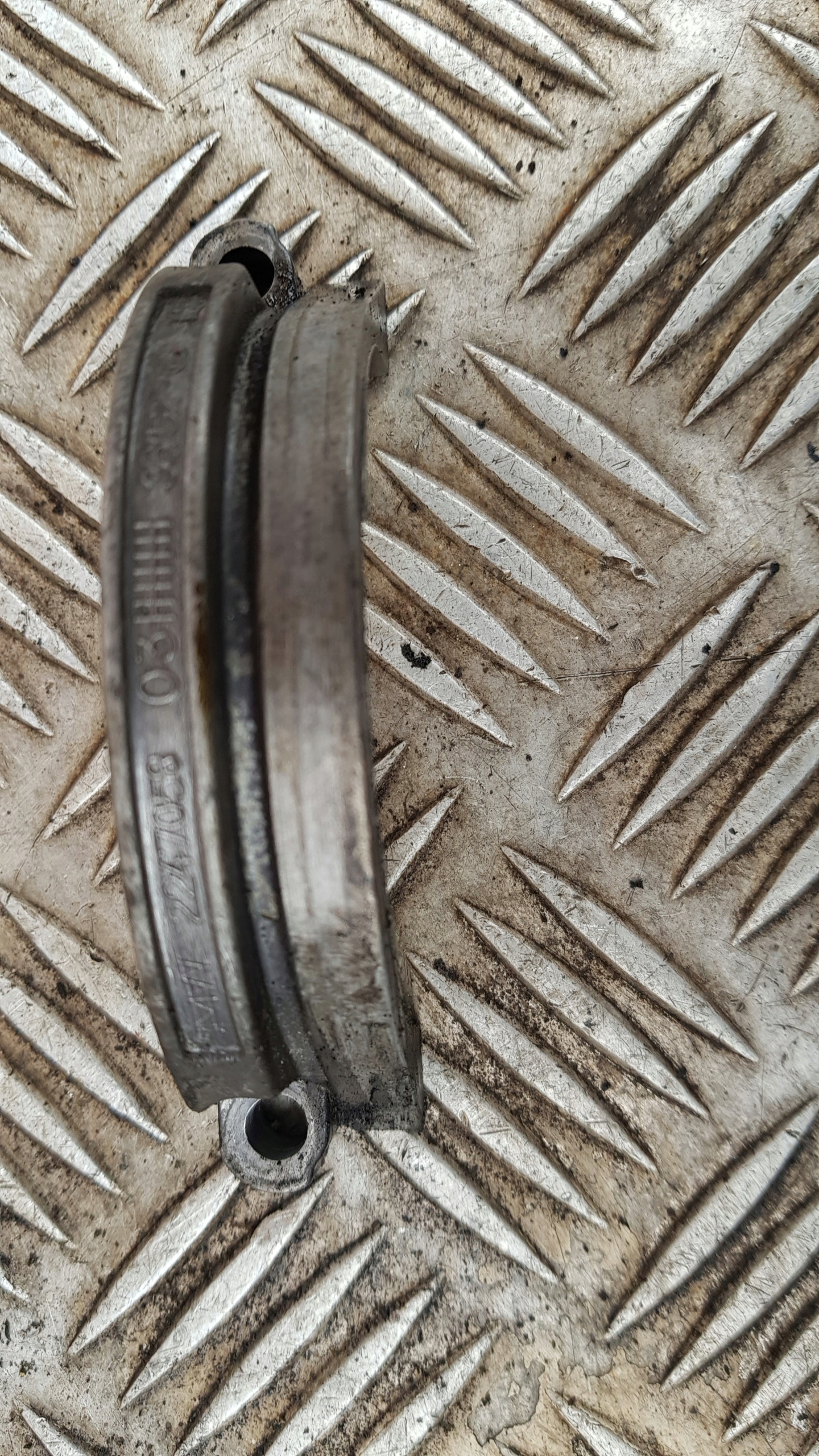 BMW E39 525D 530D Halter POMPY VACUM 2247058