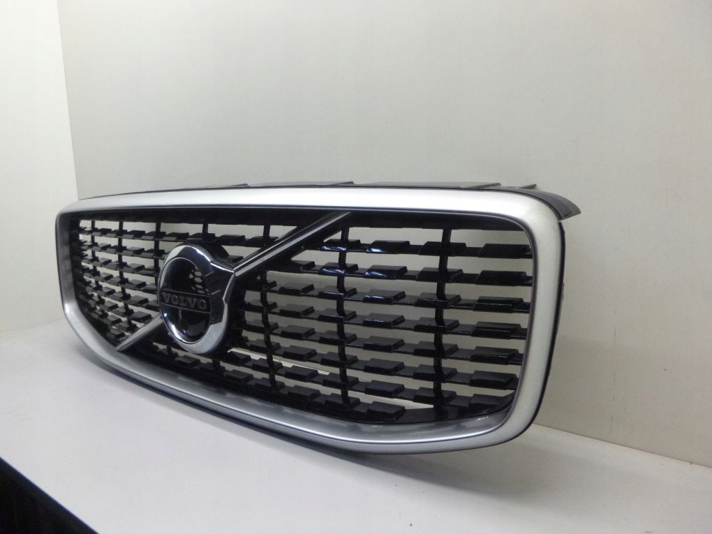 VOLVO XC60 XC 60 II 2 R-DESIGN 17- GRILL GRILL