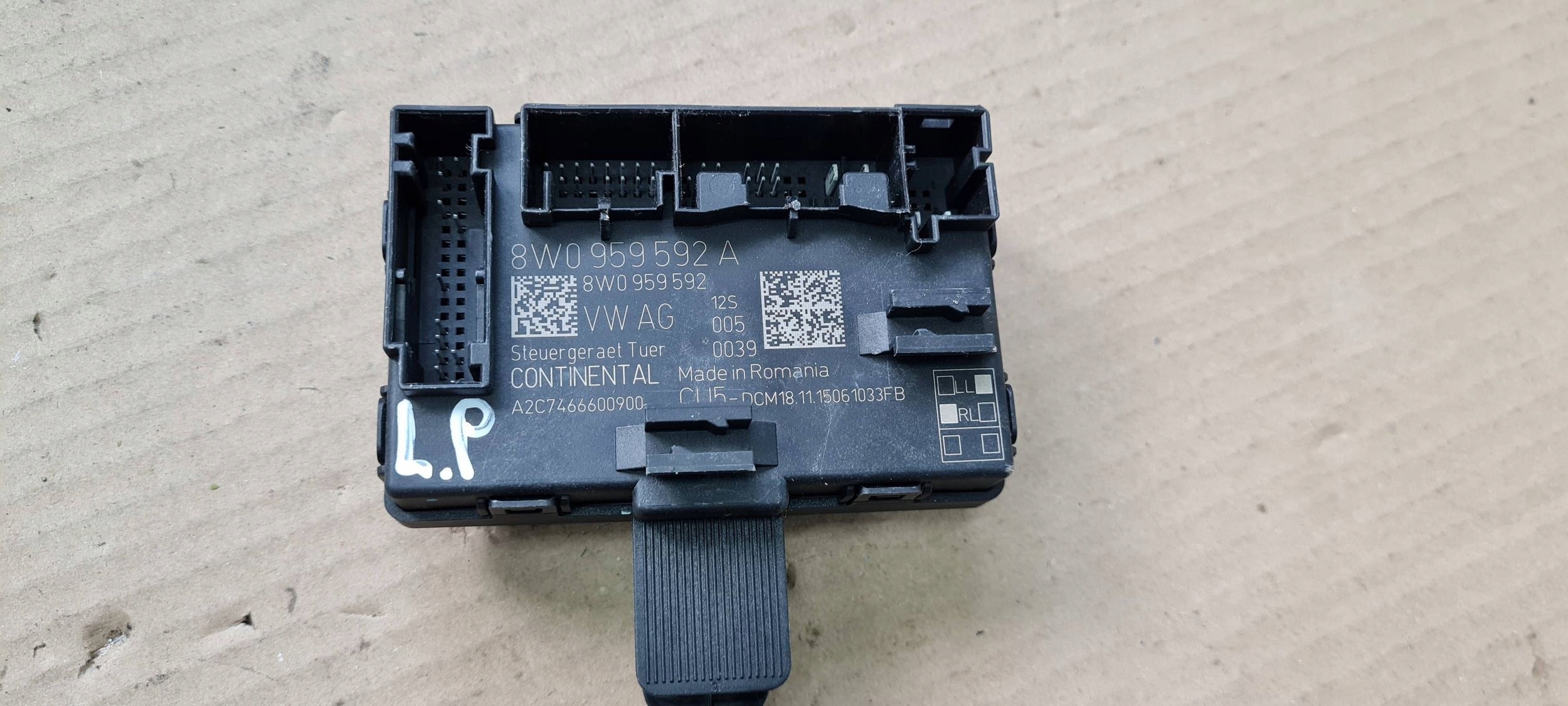 A4 B9 8W control unit module door right front 8W0959592A A5 8W