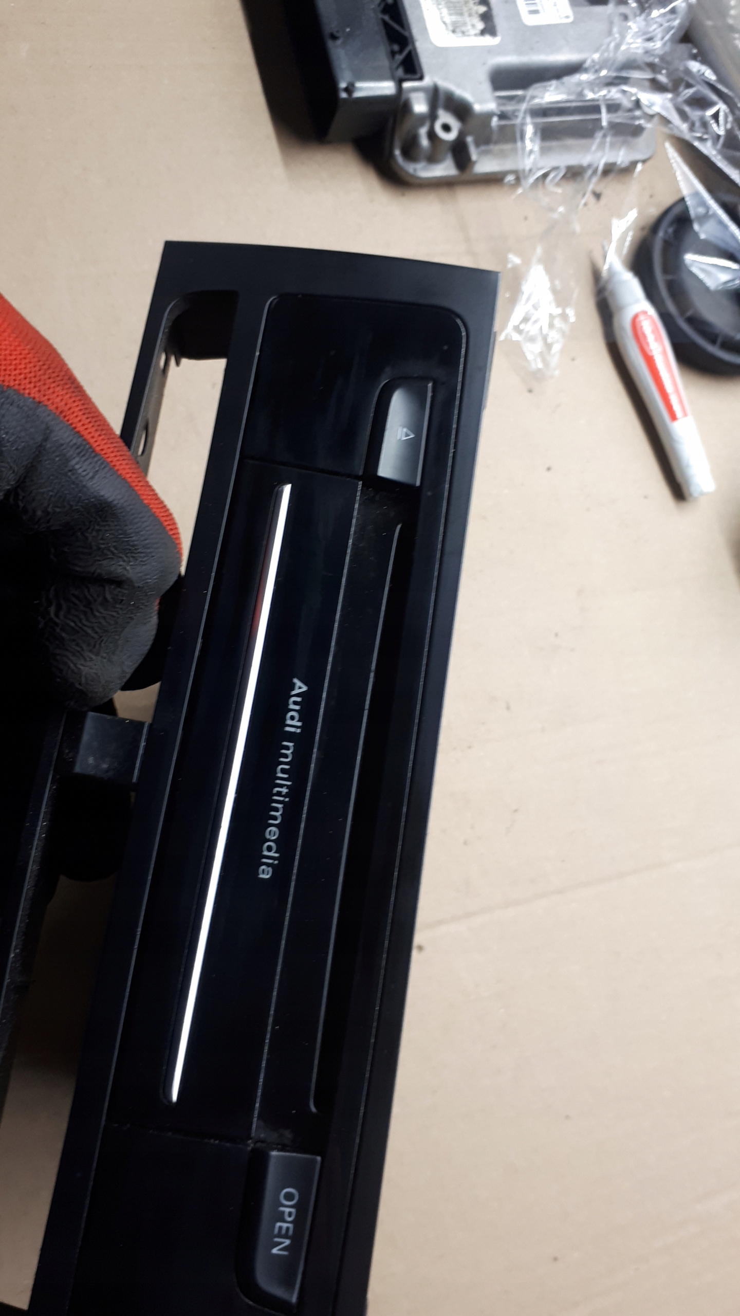 A4 B8 LIFT player navigation devices MMI 8R2035652A A5 Q5
