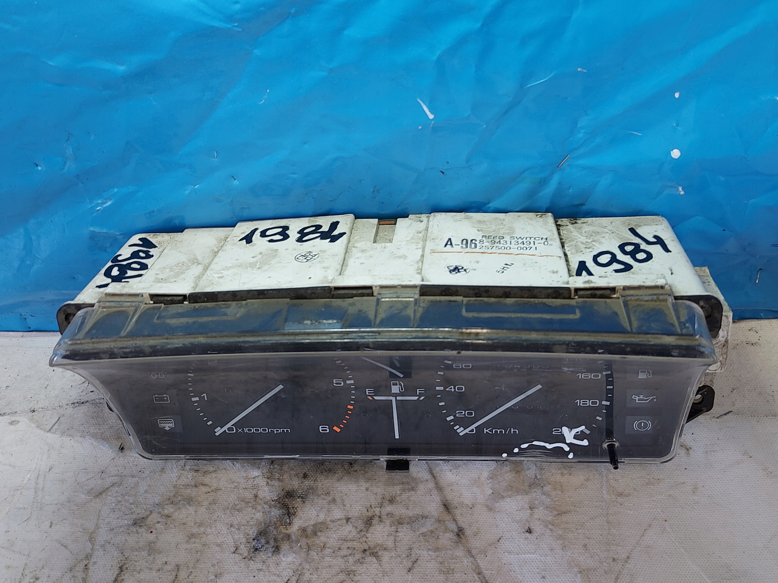 dials clock ISUZU GEMINI 894313491