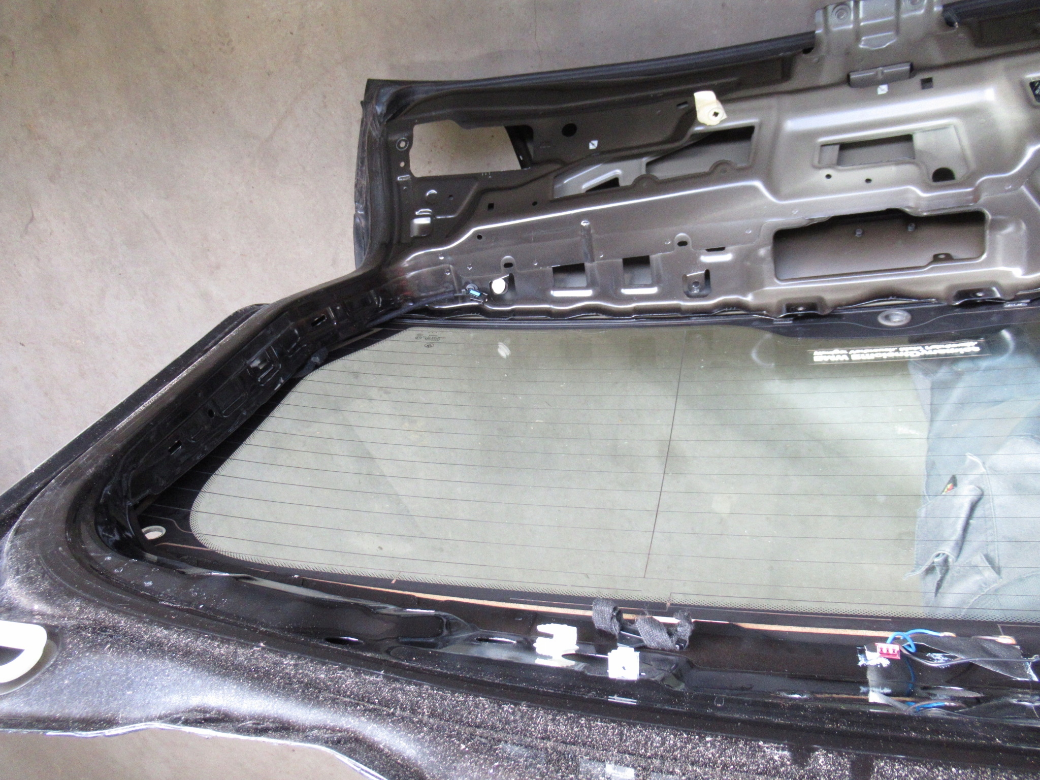boot door rear window BMW e70 X5 475 Blacksapphire