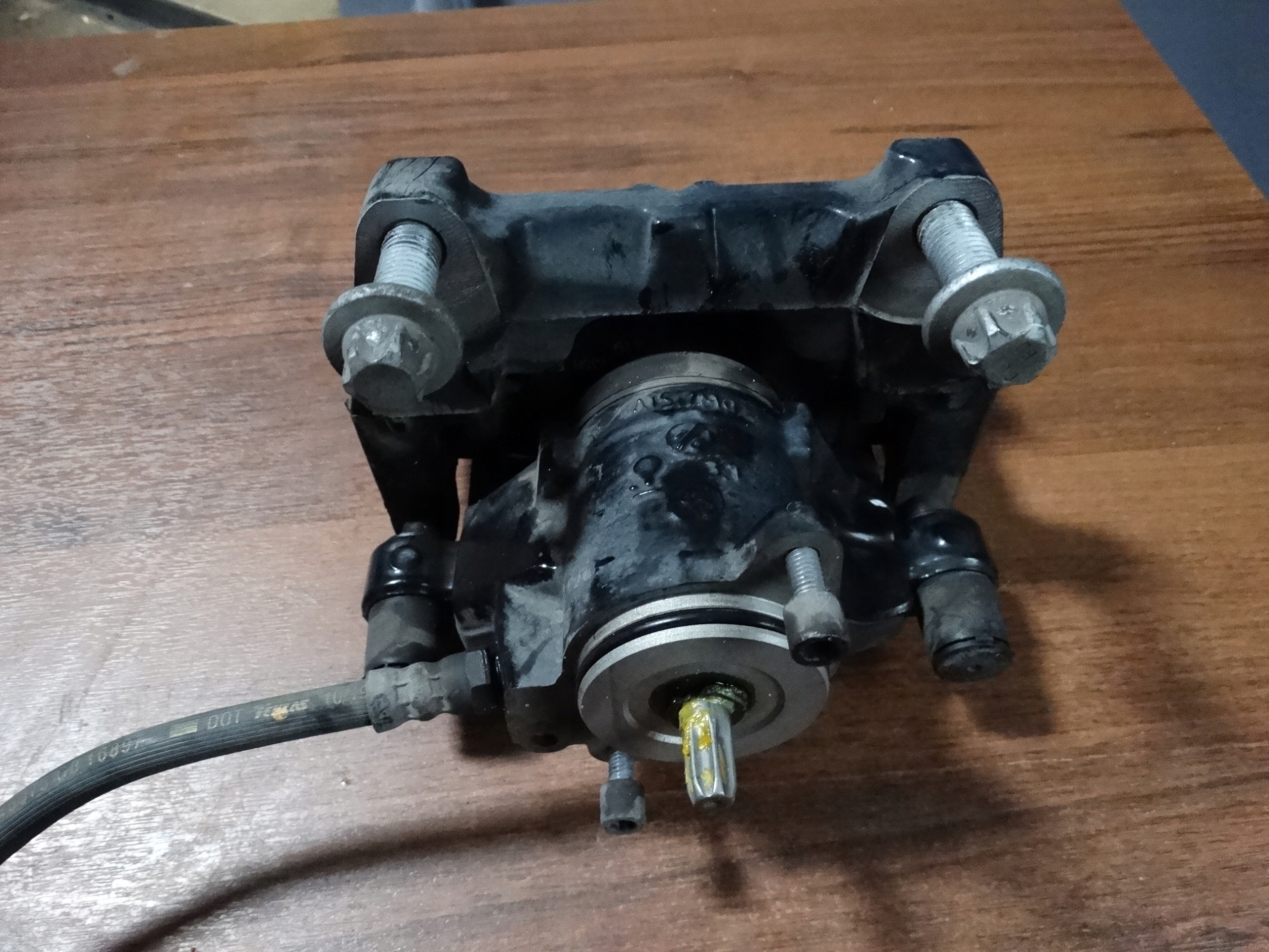 caliper rear left MASERATI GHIBLI LEVANTE 1