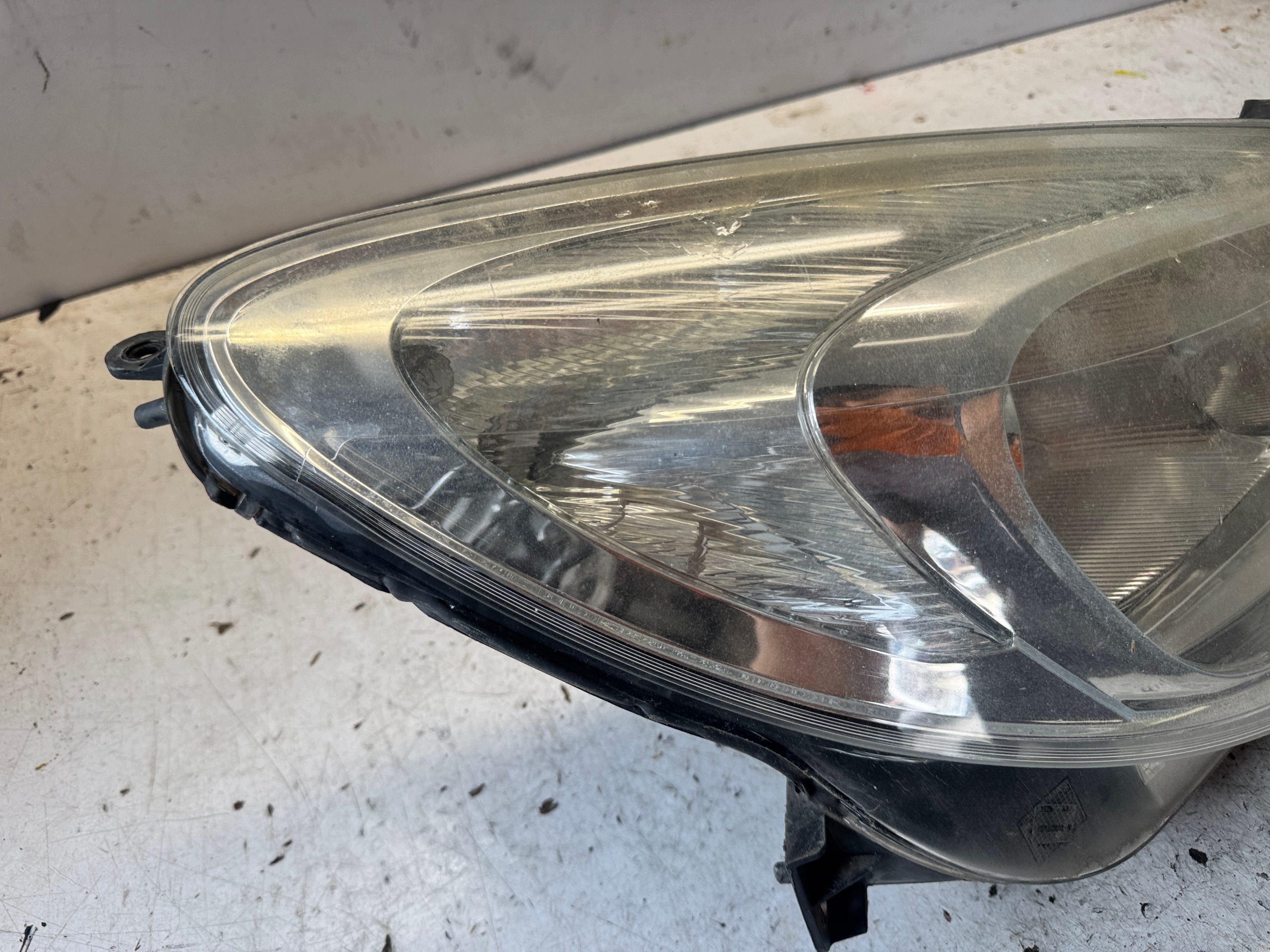 OPEL CORSA D LIFT REFLEKTOR light right front right EUROPA 13295012