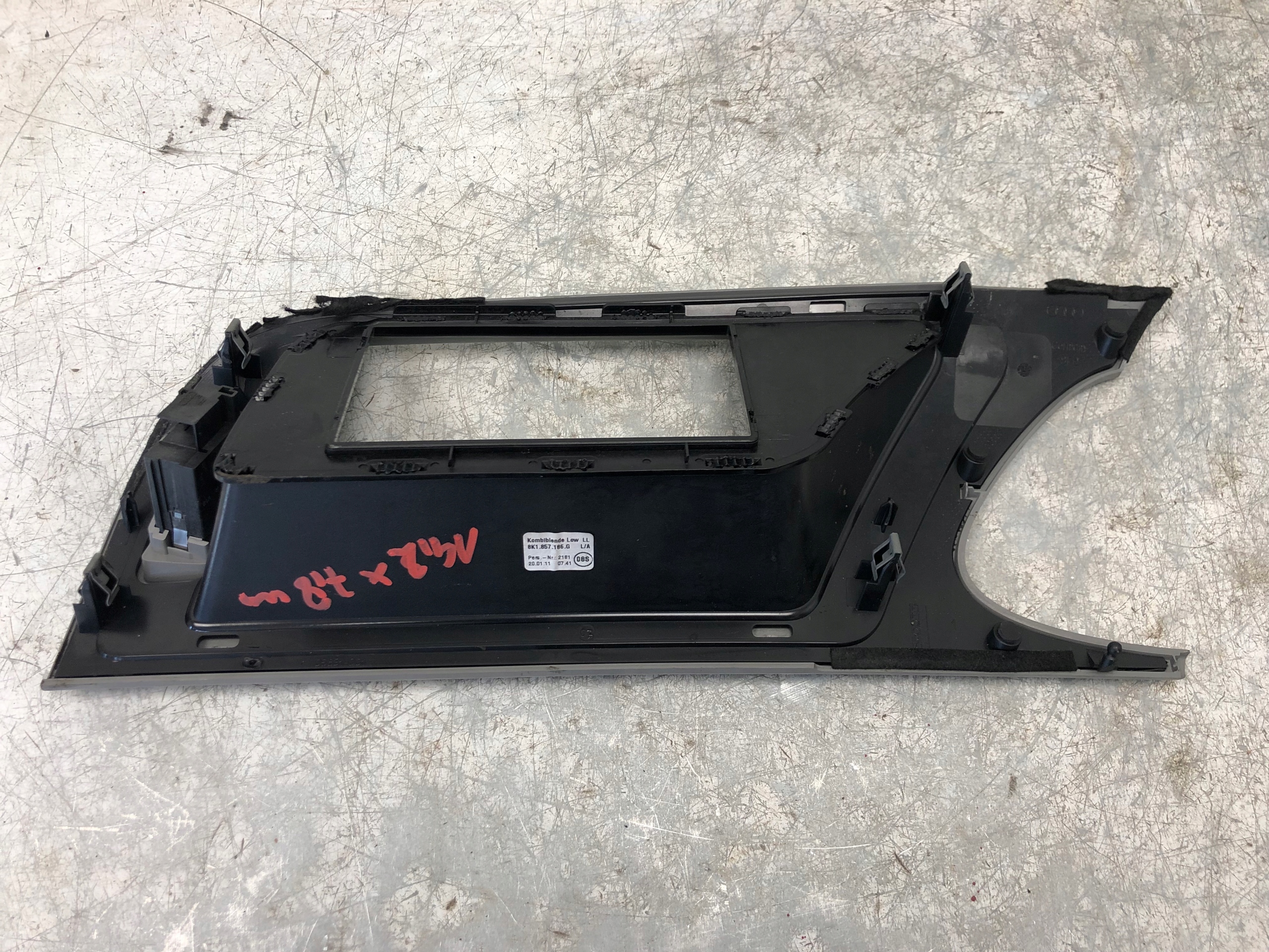 RÁM obal WYSWIETLACZA AUDI A4 B8 8K1857186G