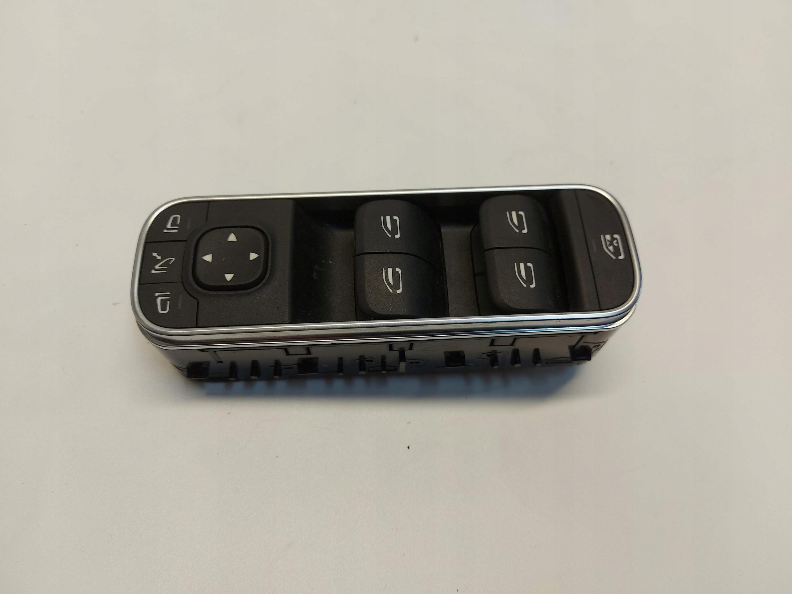 Mercedes EQA 250+ W243 PANEL window control switch left front A1679059803