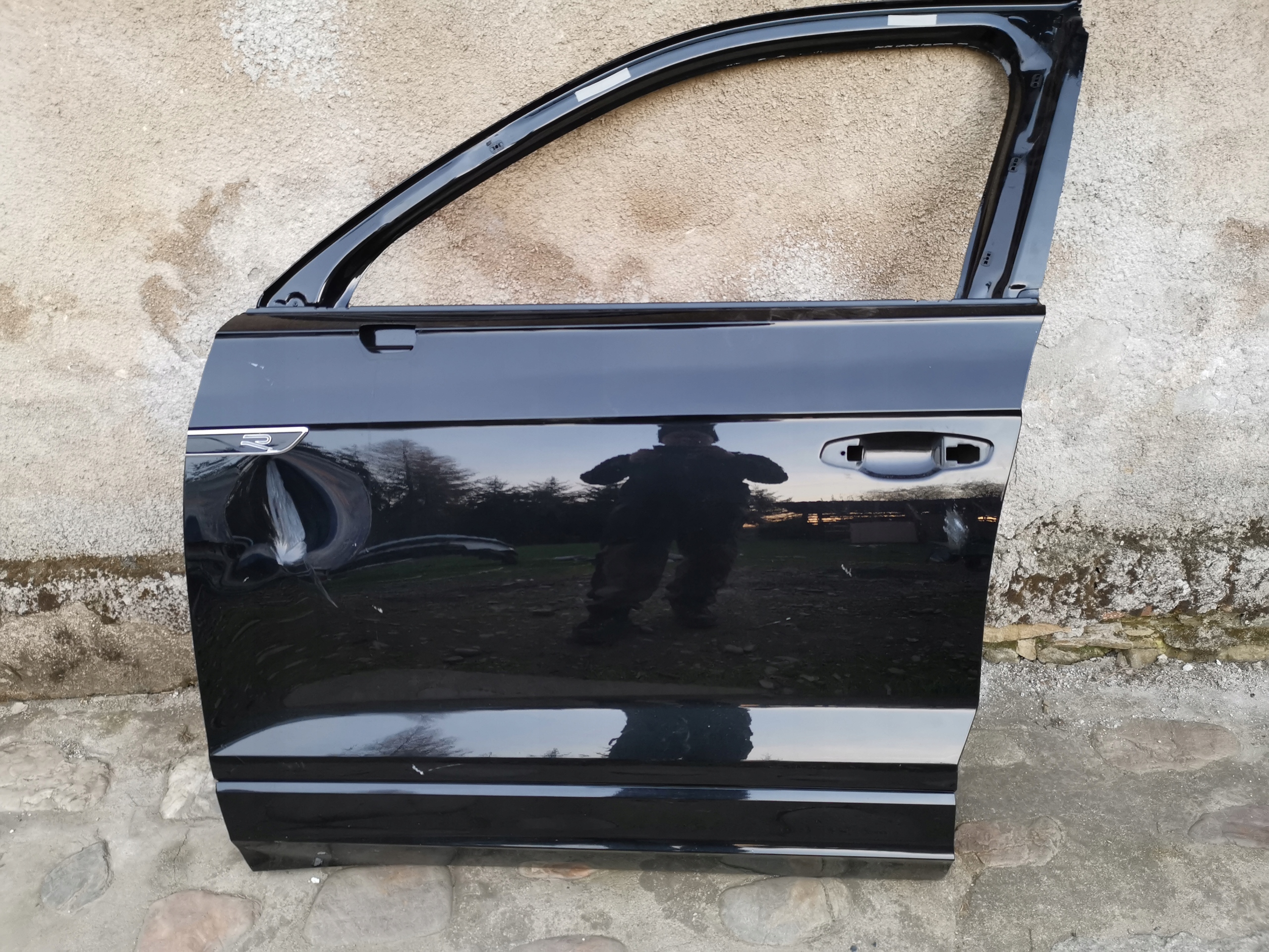 VW TOUAREG III door left front 760831311 B