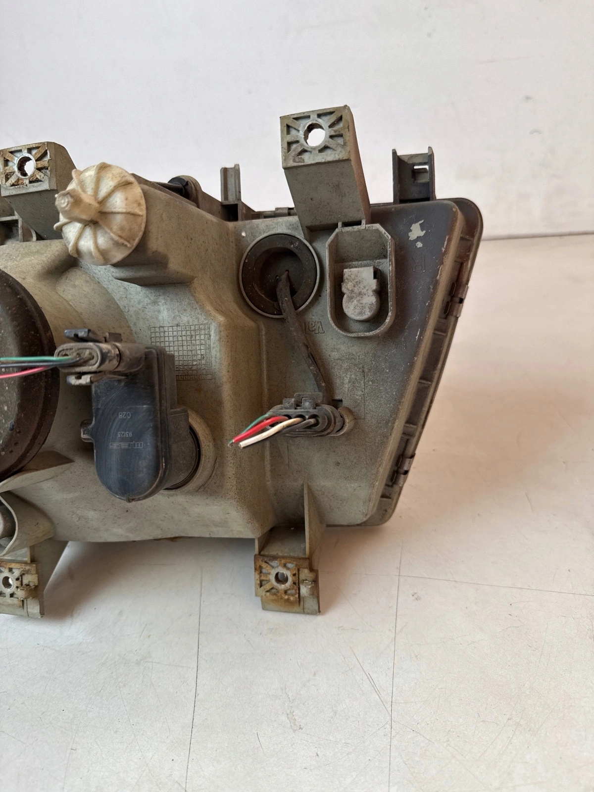 light front front right Mitsubishi Fuso UK Anglik