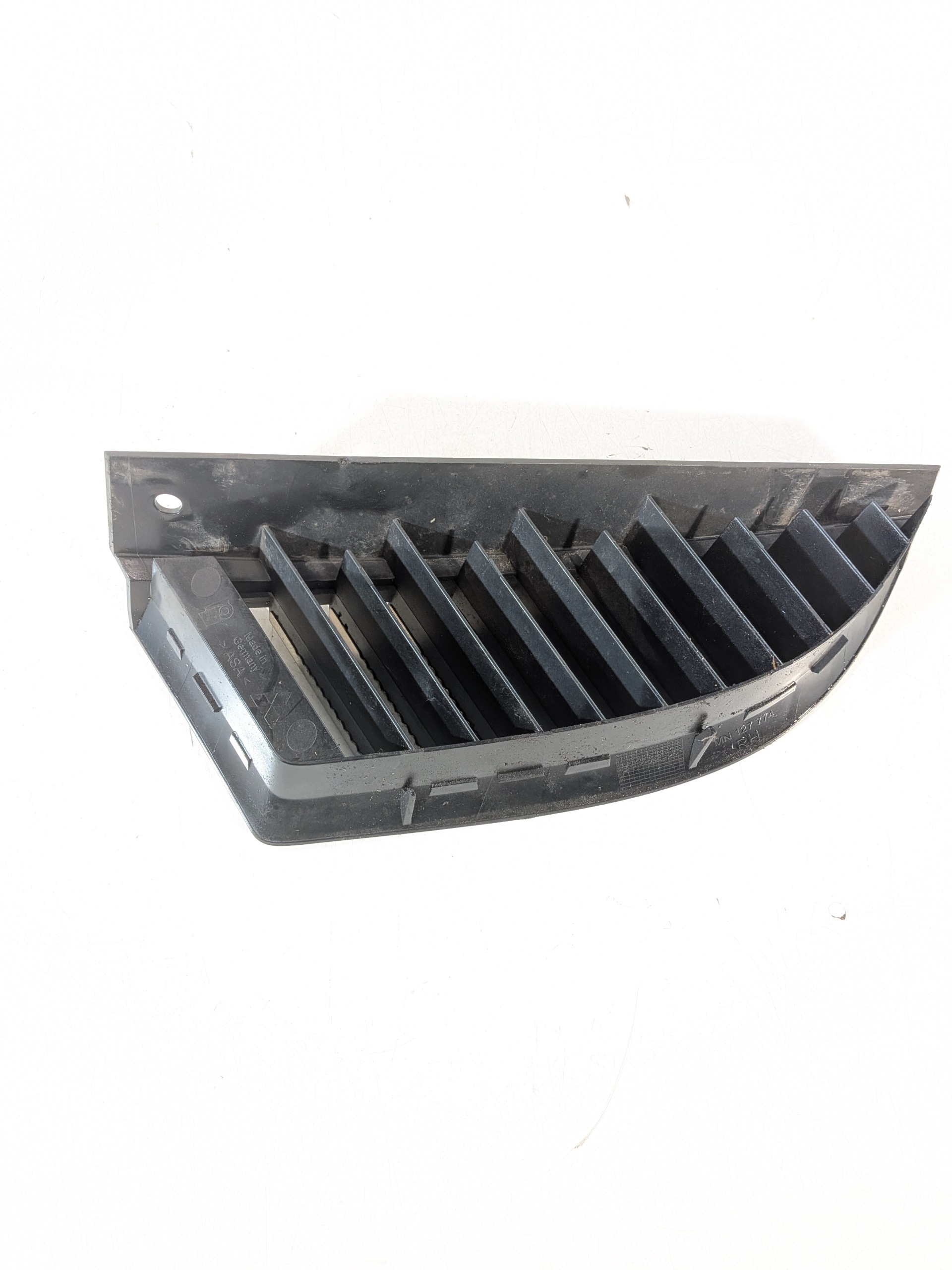 grid right upper front bumper OE MN127774 Mitsubishi Colt 6 VI 04-12