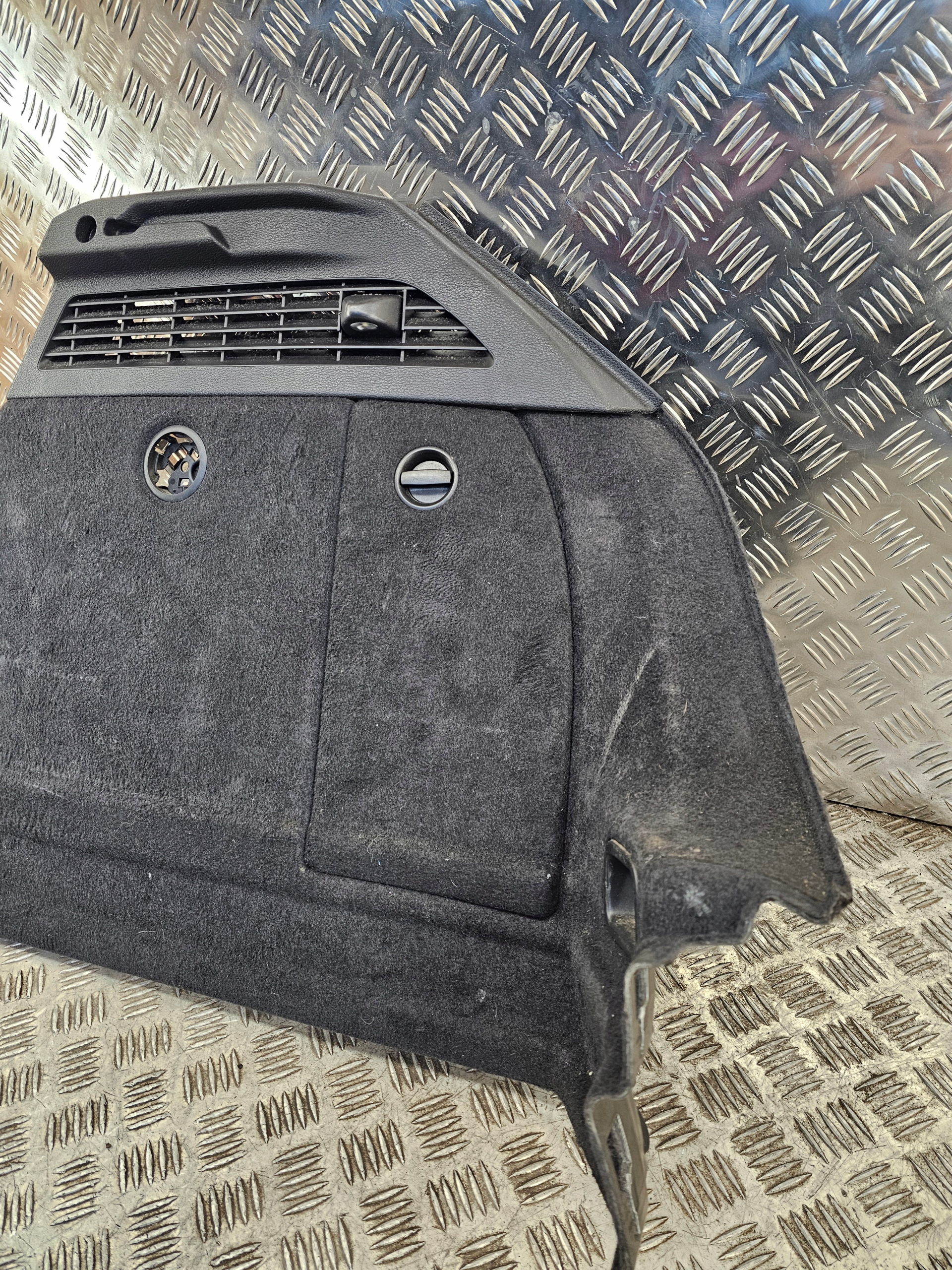 side upholstery boot right 8V4863880B AUDI A3 8V HATCHBACK 17R