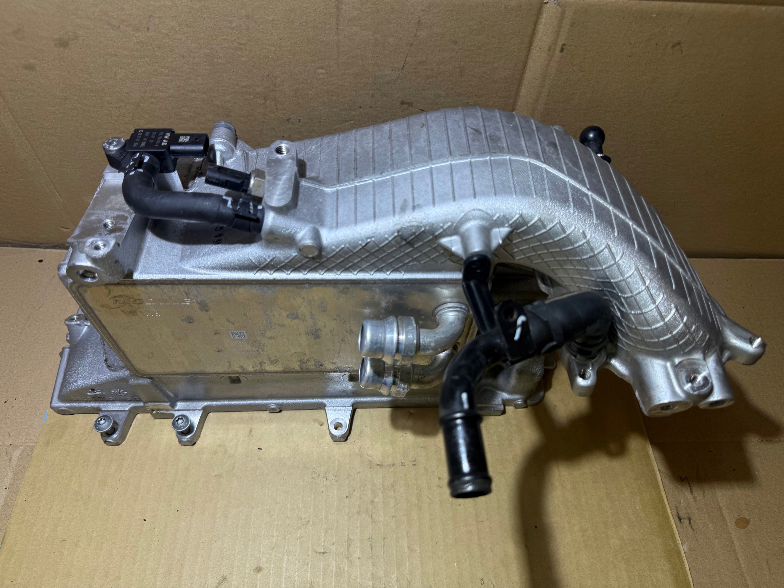AUDI A6 C8 2.0 TDI DFB intake manifold sensor KT02123 05L906051A