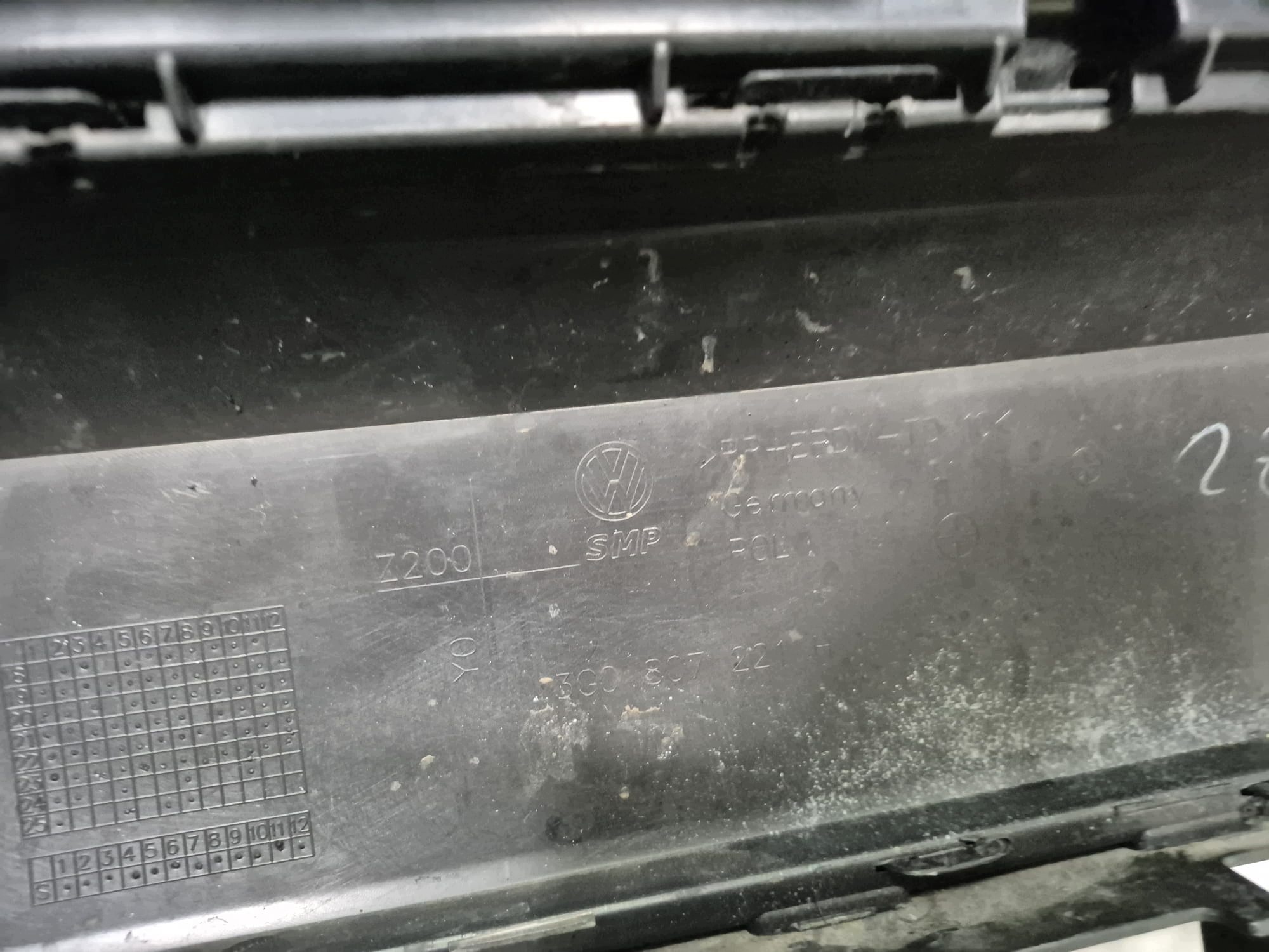 VW PASSAT B8 ALLTRACK LIFT 19- Stoßstange vorne vorne PDC 3G0807221H