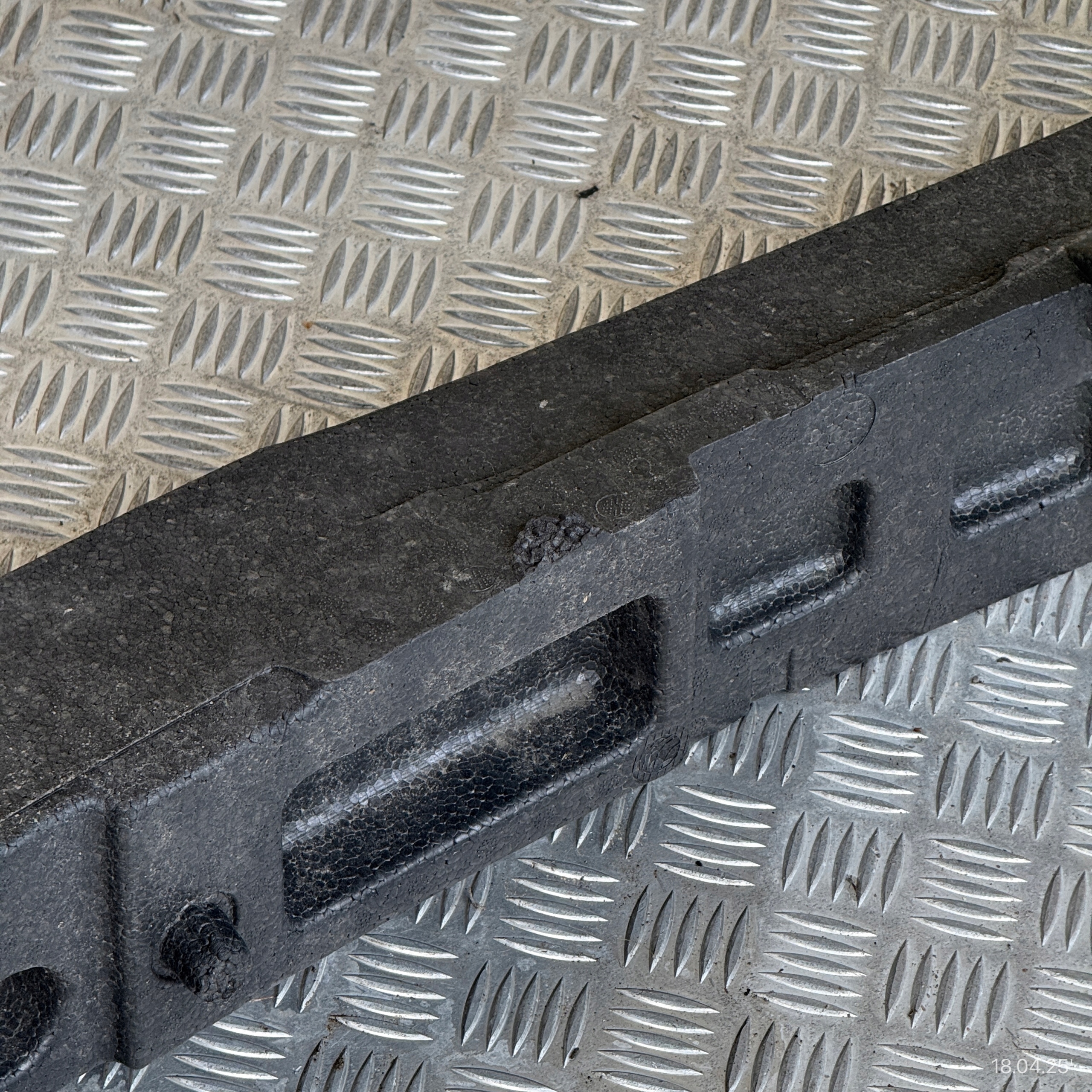 ABSORBER der Stoßstange vorne träger Polystyren RENAULT KADJAR 620932882R
