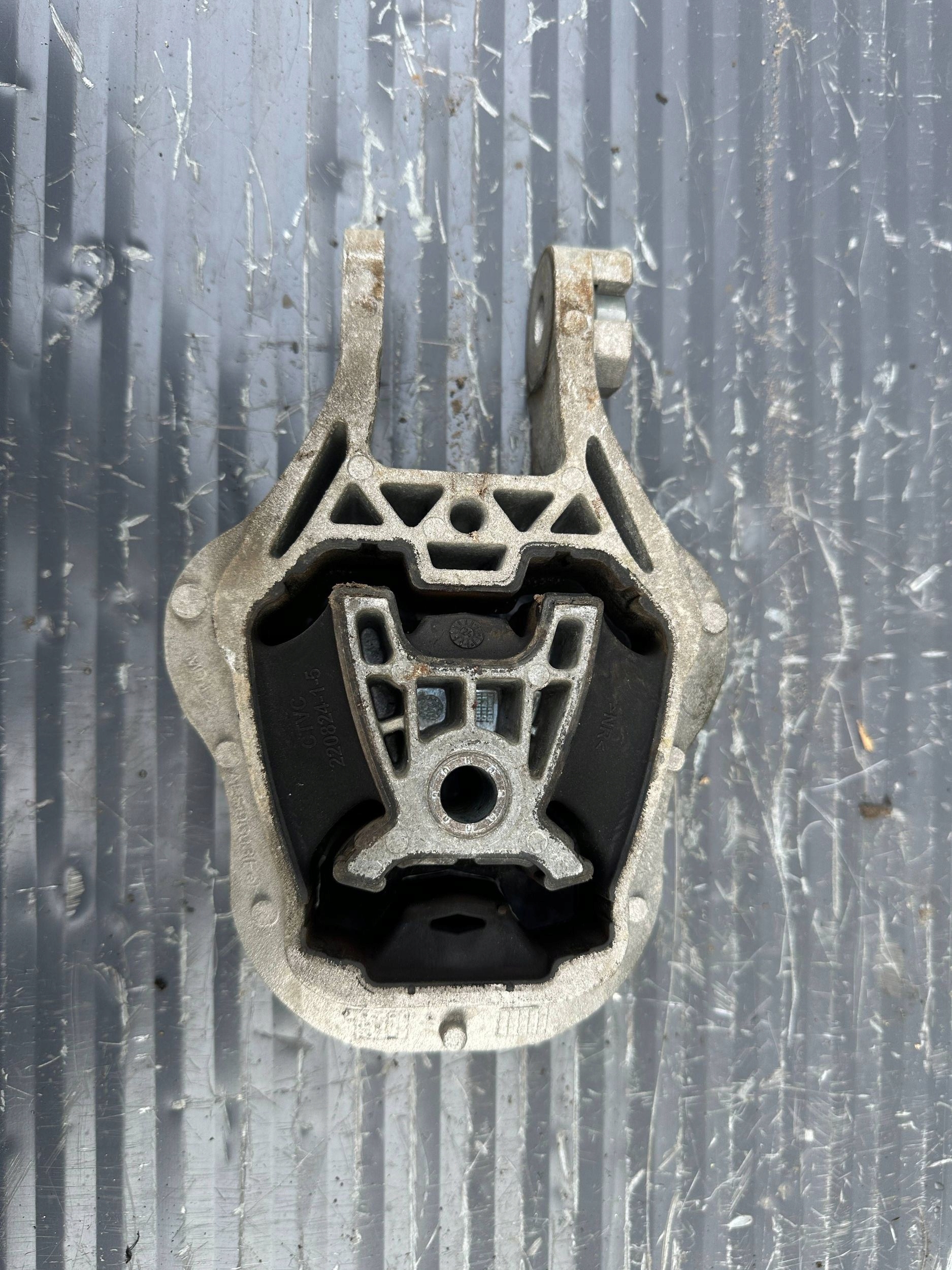 BMW 2 ACTIVE TOURER U06 airbag engine mount 9423382