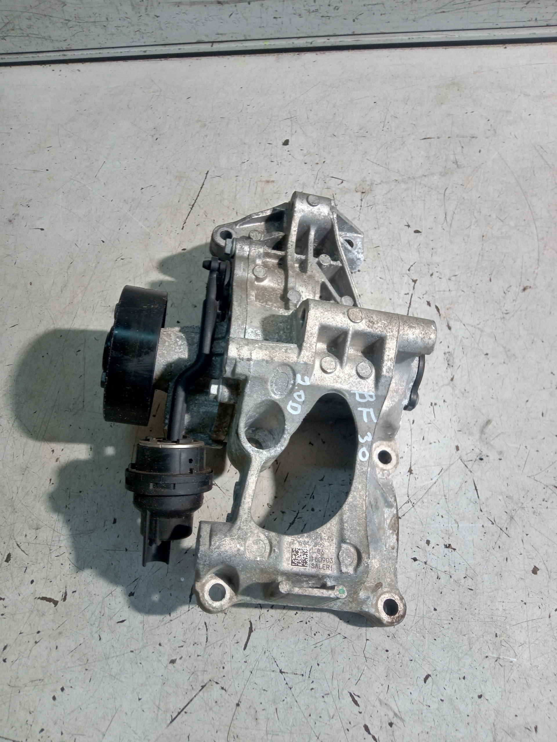 BMW 3 F30 водяний насос 2.0 D 7644809