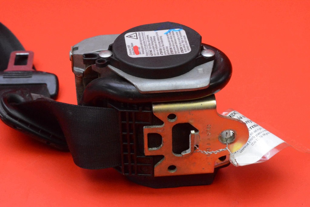 seat belt right front adjuster EU 8P3857706B AUDI A3 8P 3D 03-05