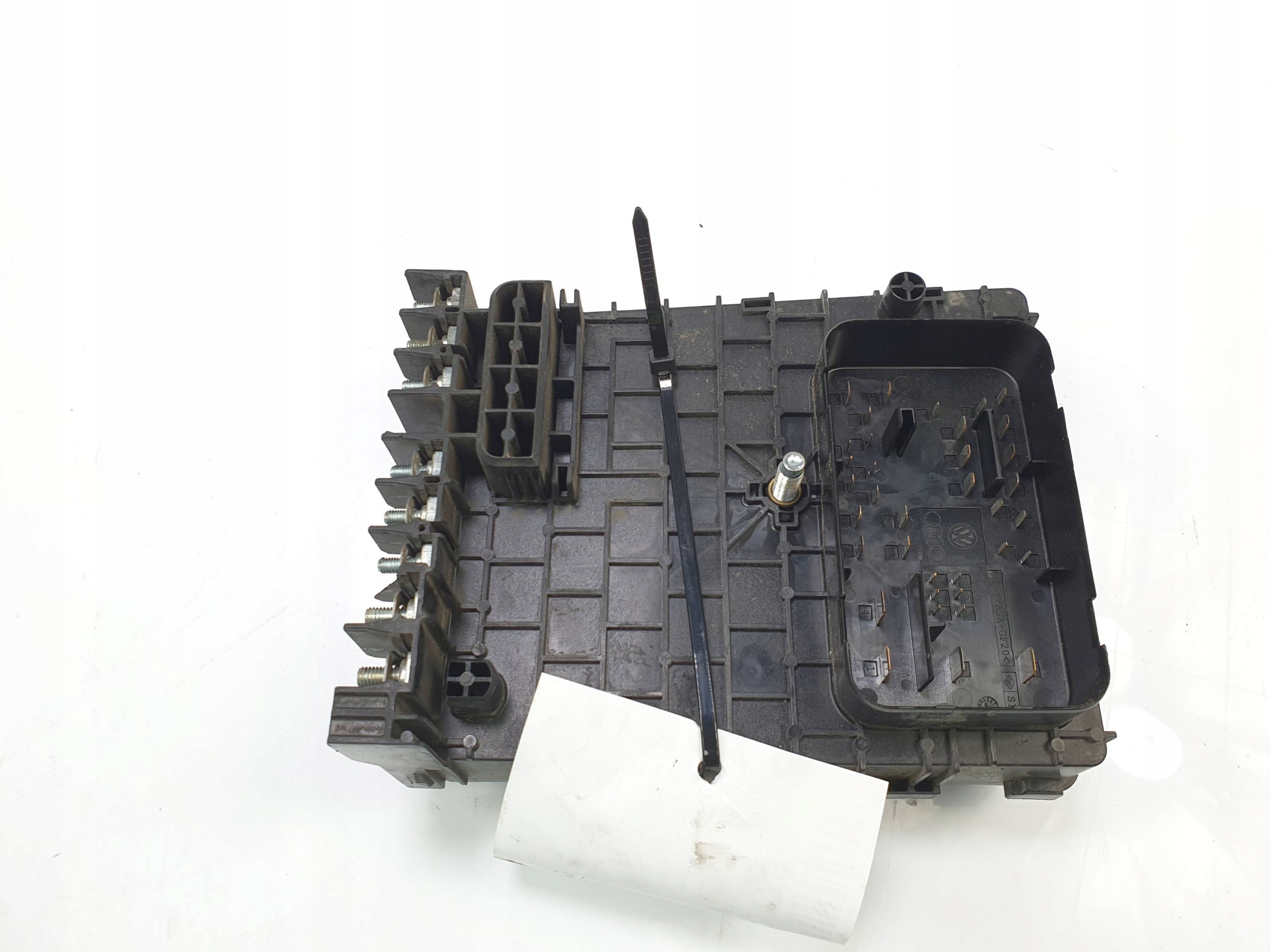 Module fusibles 3C0937125A VOLKSWAGEN PASSAT CC
