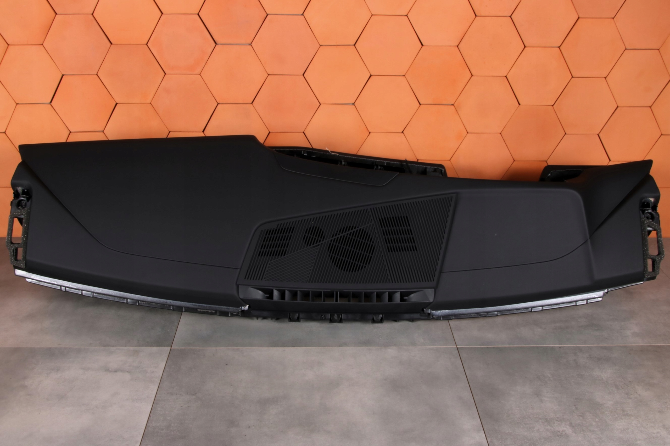 BMW 5 G60 G61 originál dashboard instrument panel console leather VEGANZA black