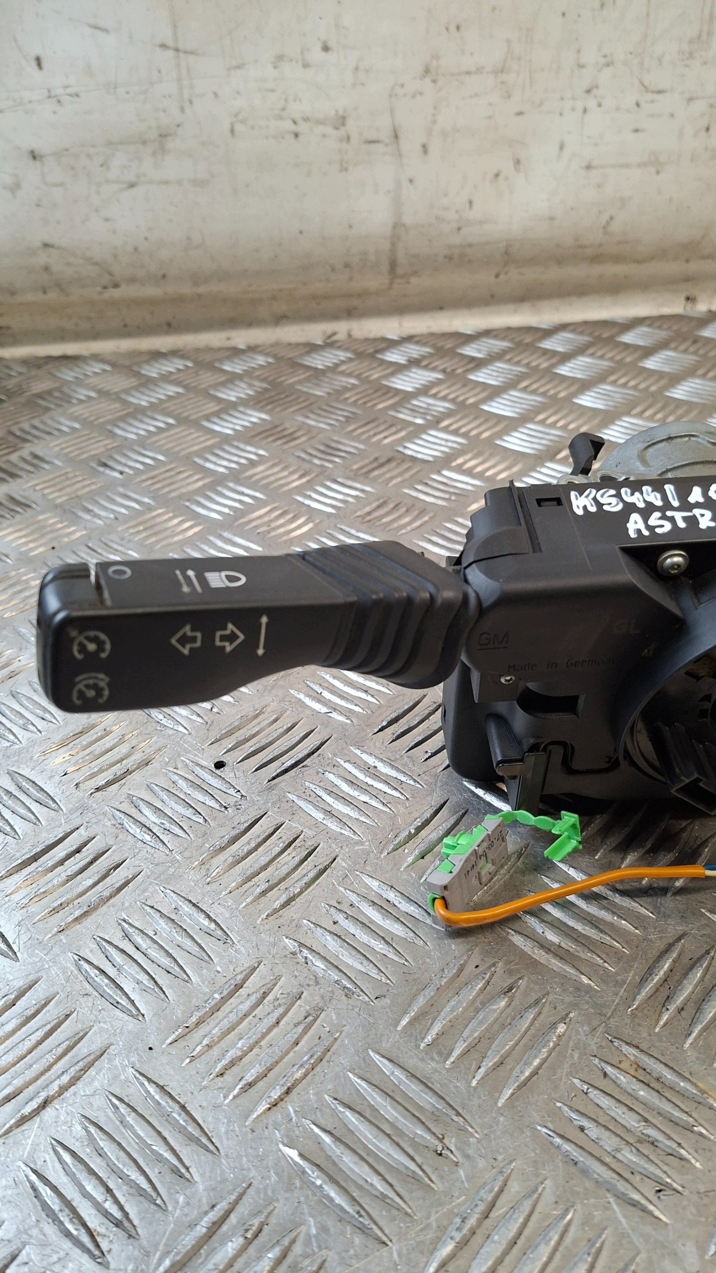 commande levier commodo sous volant OPEL ASTRA H