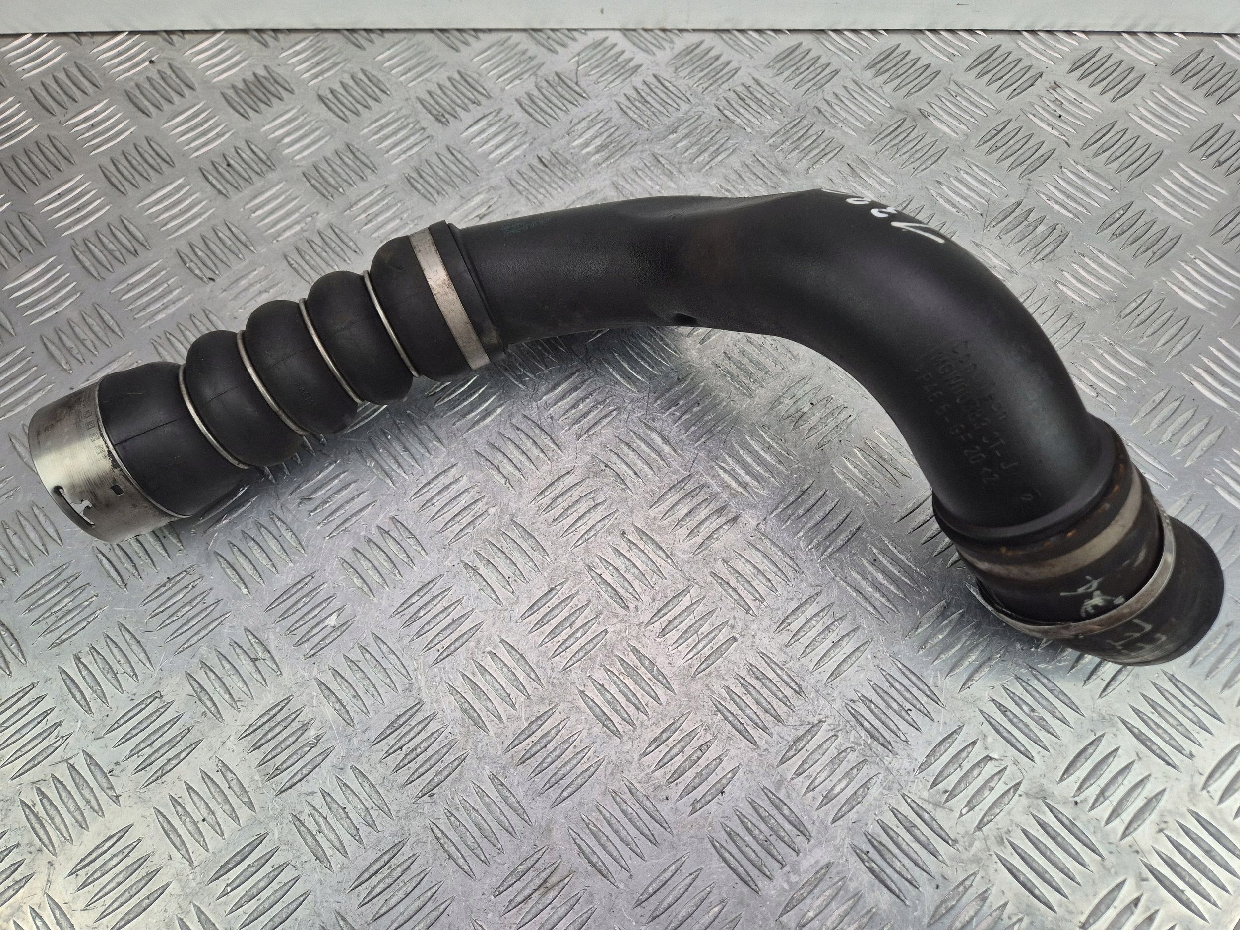 BMW 2 F46 220d tömlő intercooler 8577233 B47C20A