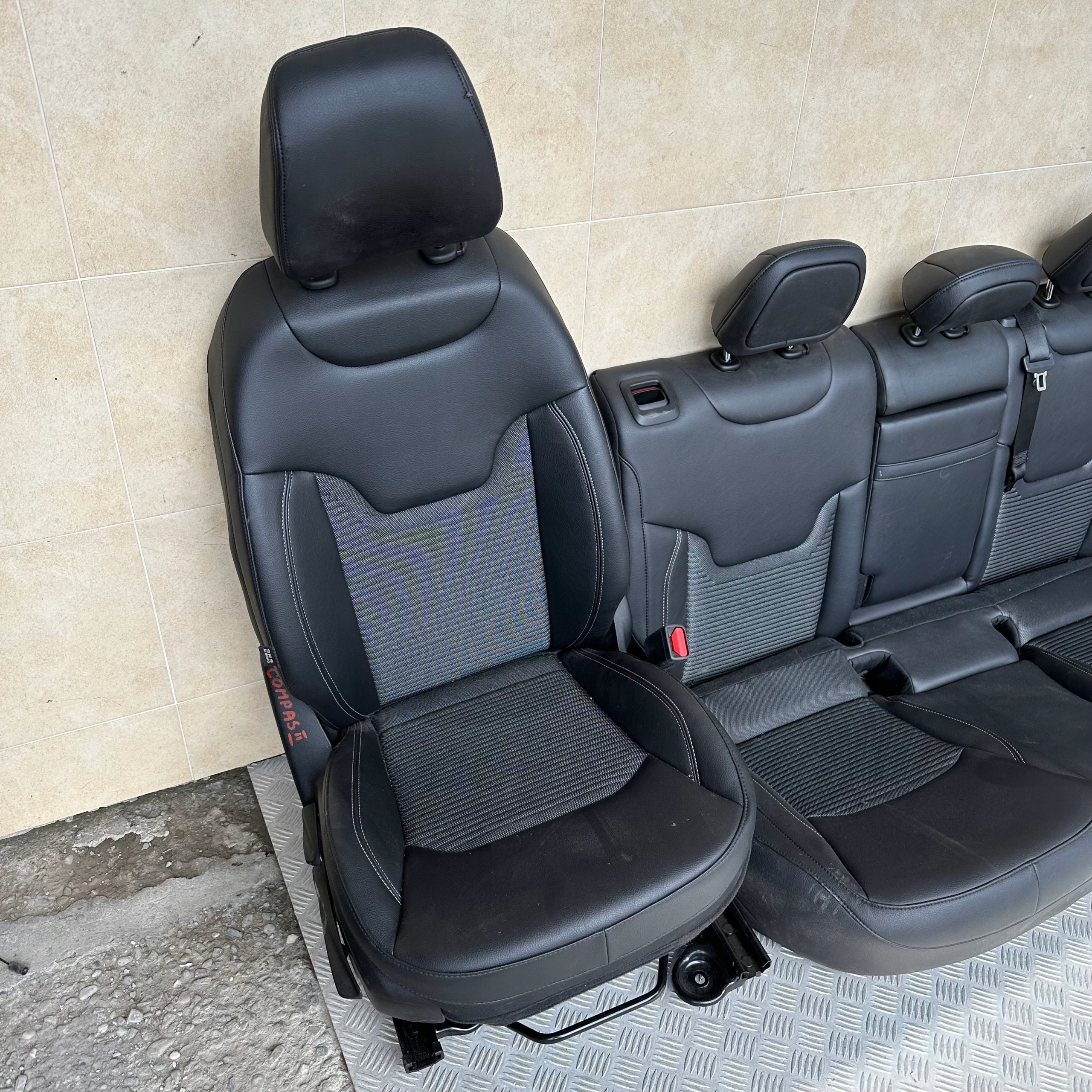 SITZE HALBLEDER JEEP COMPASS II 2021 ROK