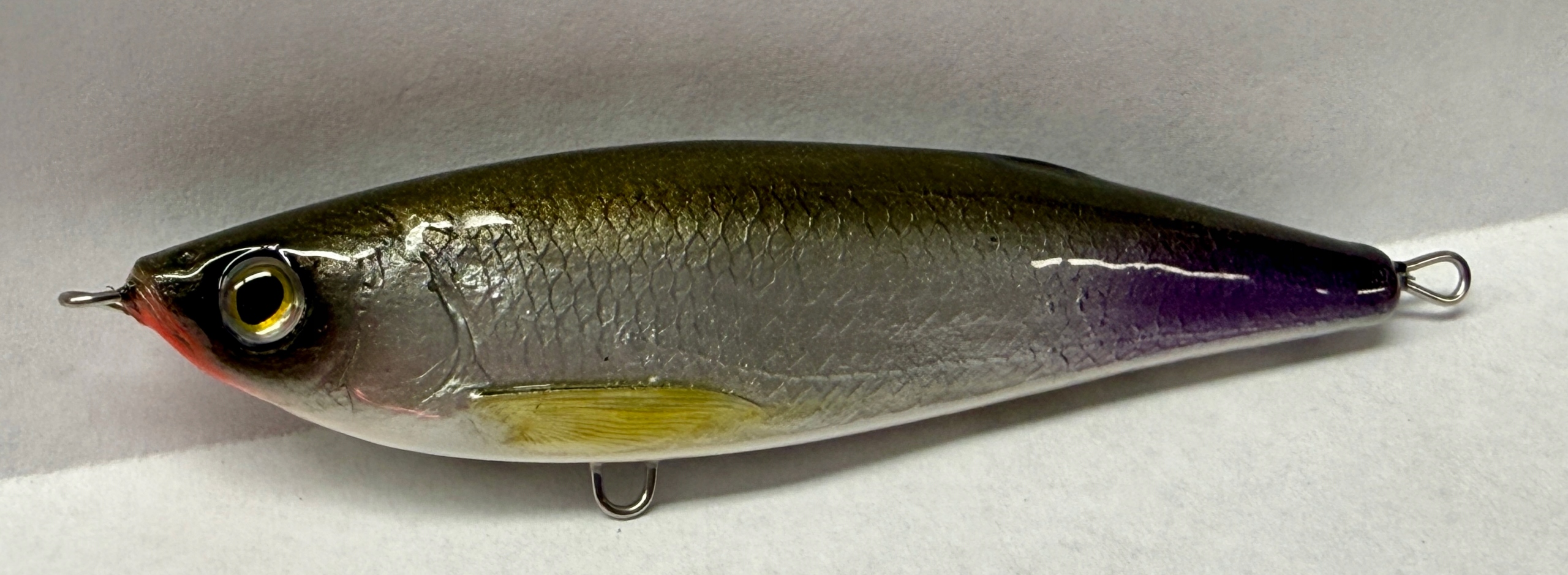 Wobler K. Słabego Nygus 8,5cm 22g Oliwka/fiolet Limit