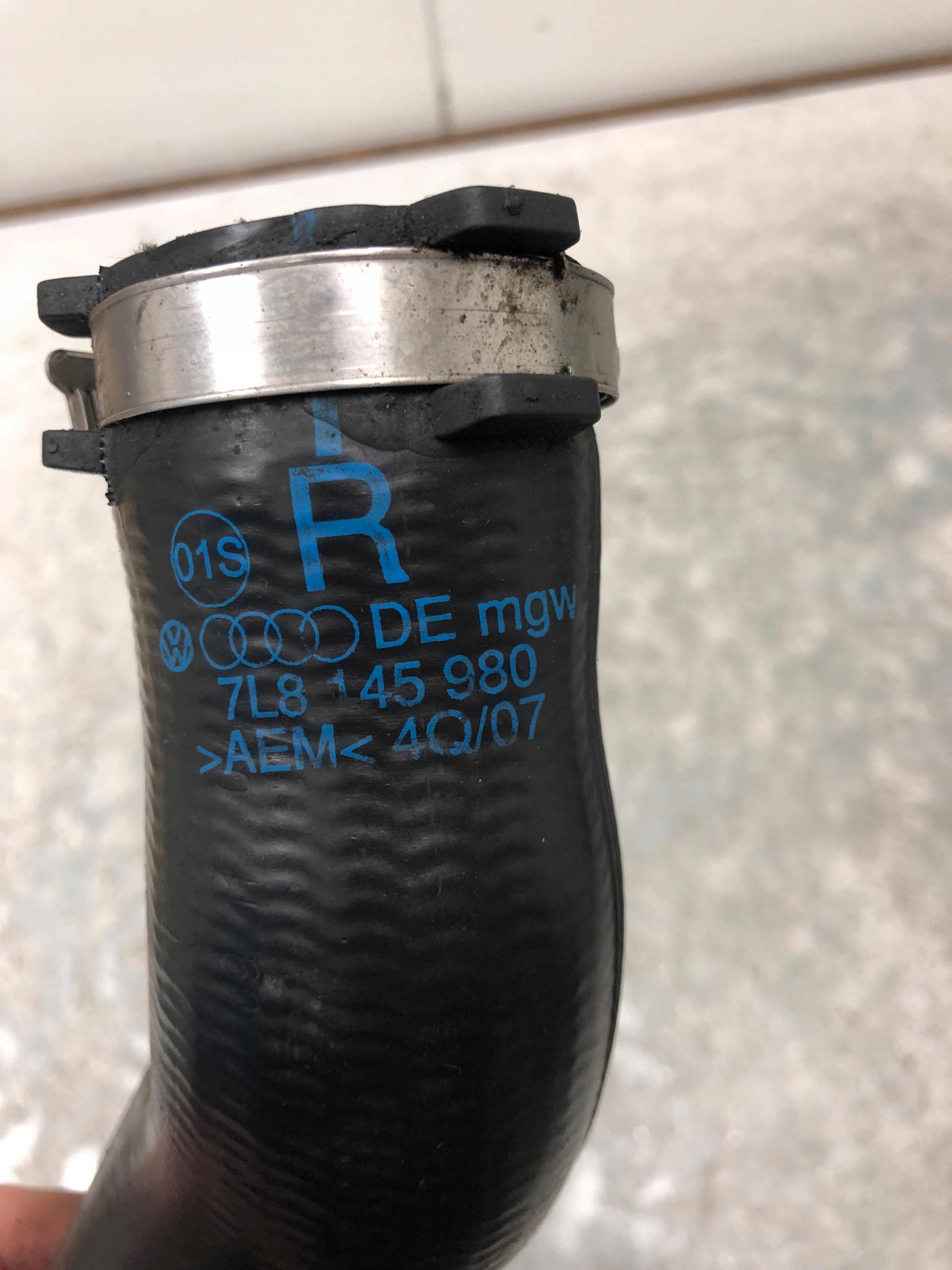 cijev prijenos interkulera AUDI Q7 4.2 TDI 7L8145980