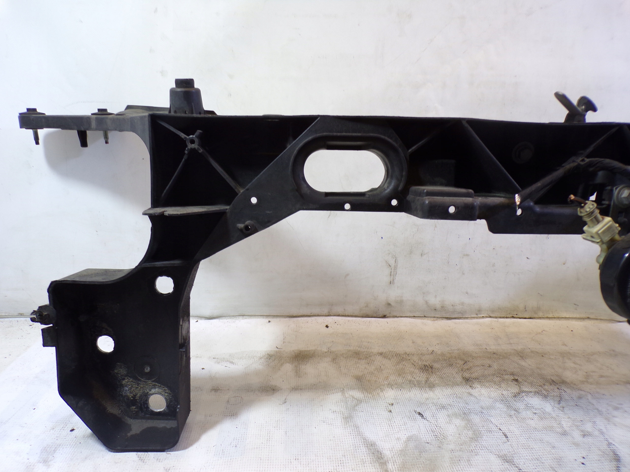 support panel for radiators RENAULT pillar iron RENAULT CLIO 3 III (F1)