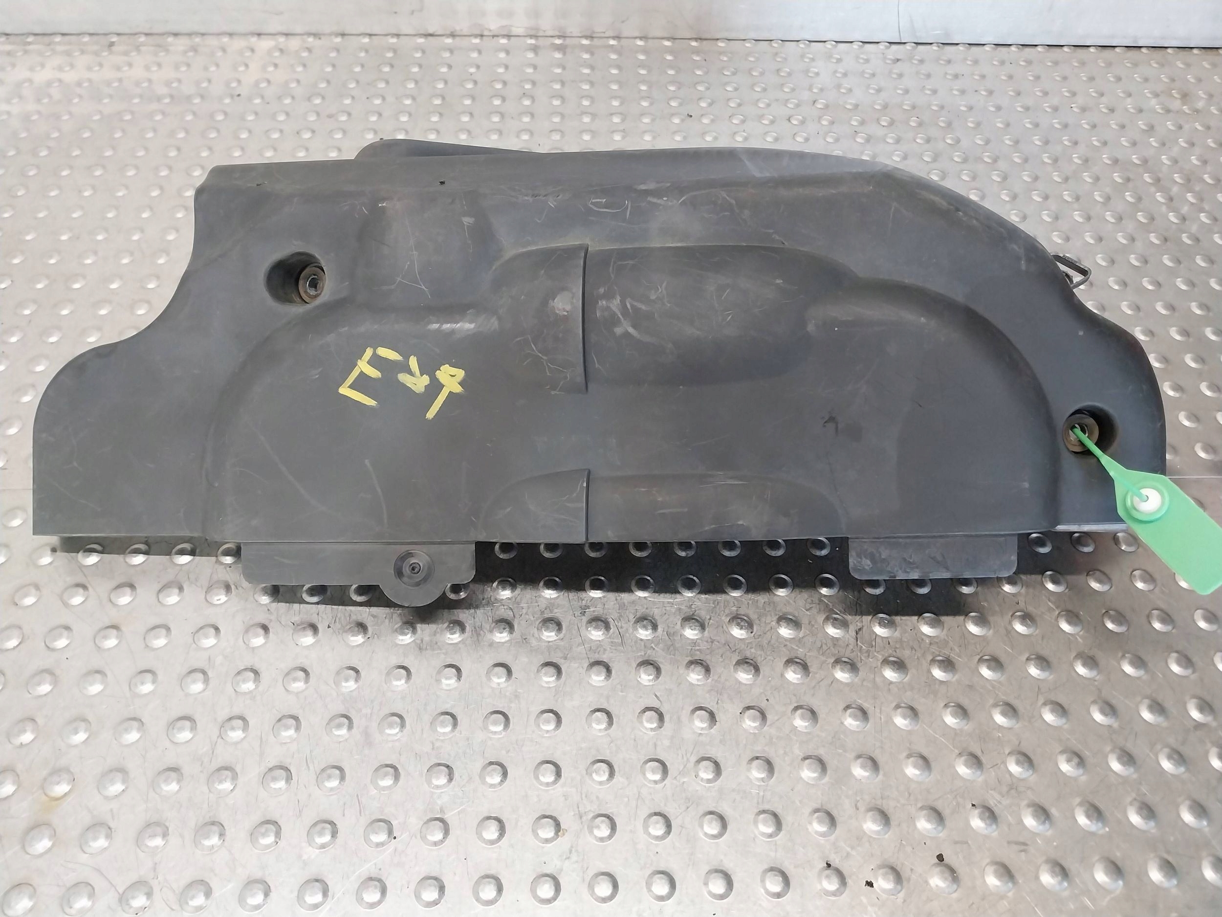 fedél a motrot 14389710 BMW E60 E90 E91 E92 E87 X3 E83