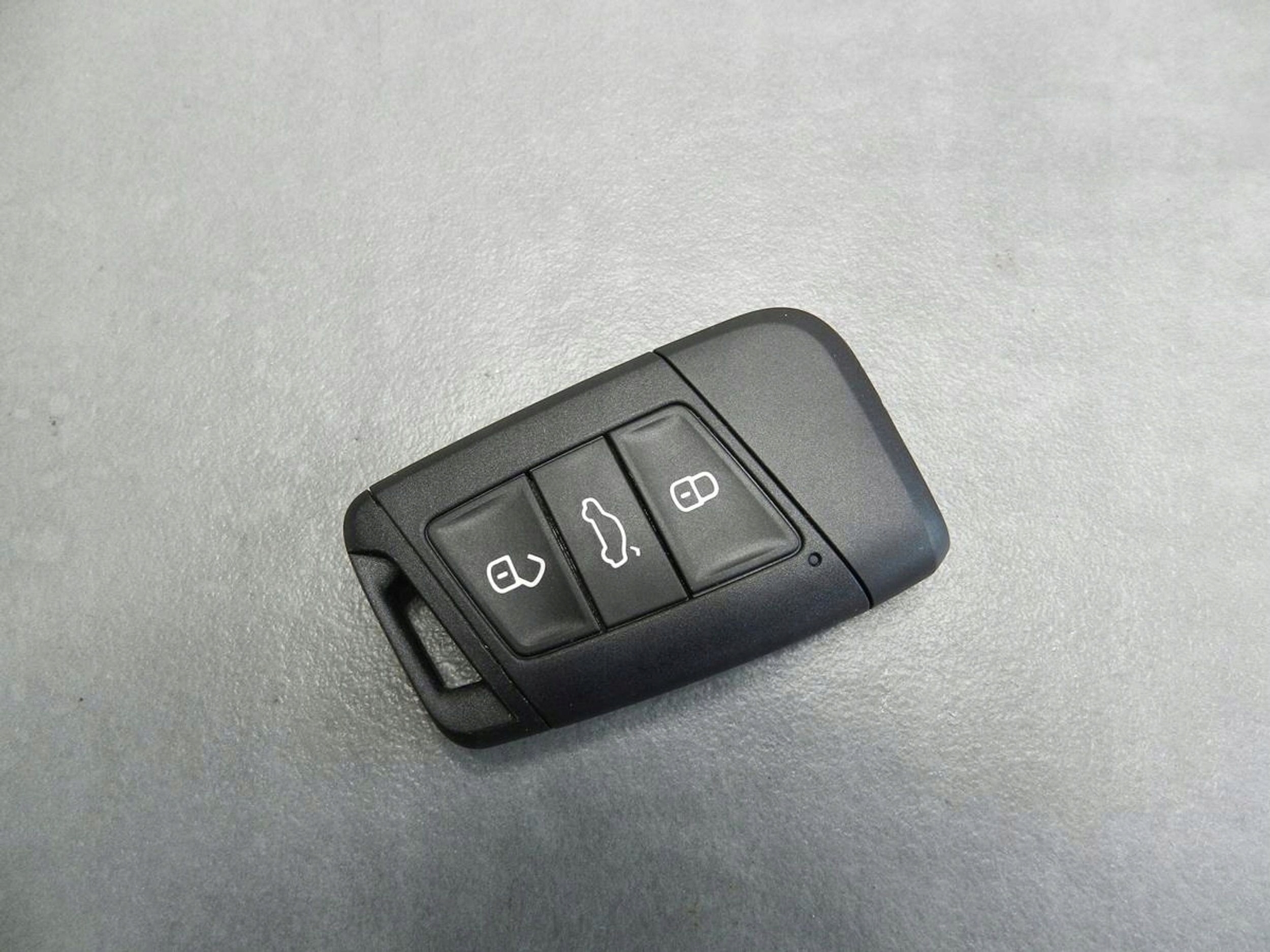 VW PASSAT B8 key PILOT 3G0800375DD