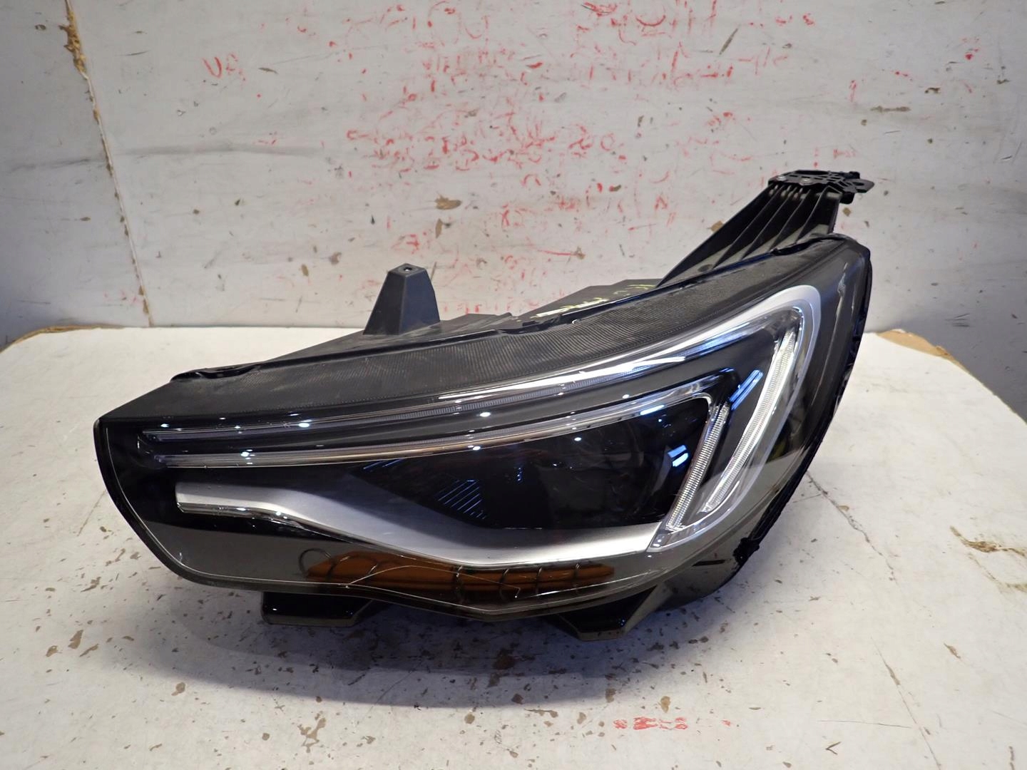 light front front left OPEL GRANDLAND X 2017- FULL LED YP00016180