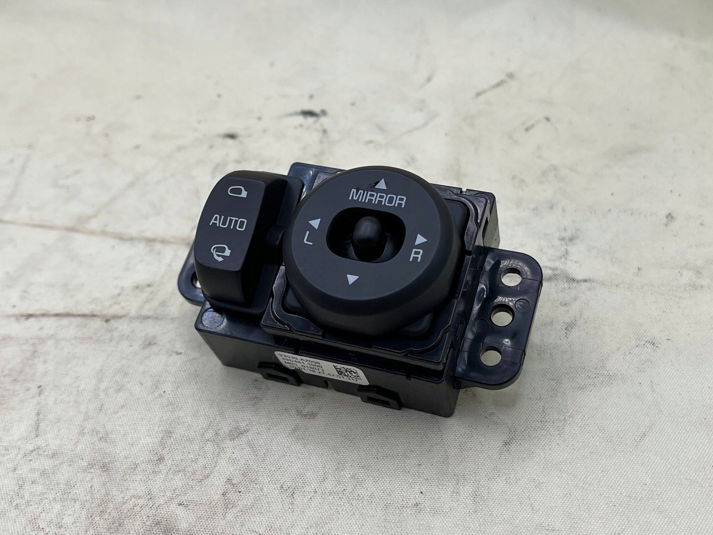 KIA CEED II 12- switch control mirrors 93530-A2050 !J