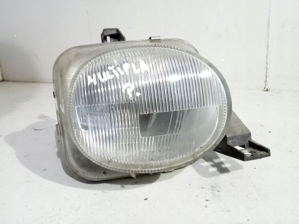 Fiat Multipla and light right front front