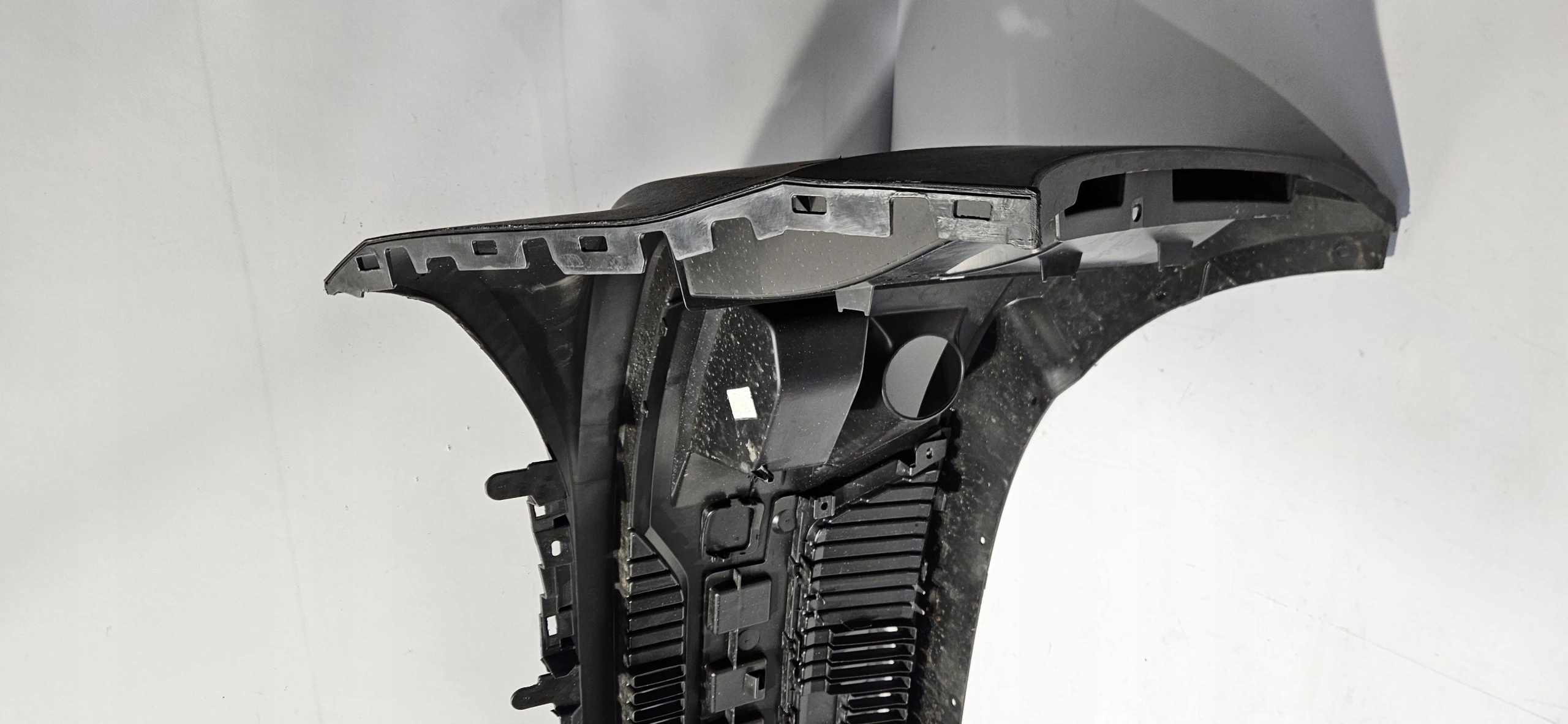 front bumper RENAULT MASTER V 24- original 622541366R