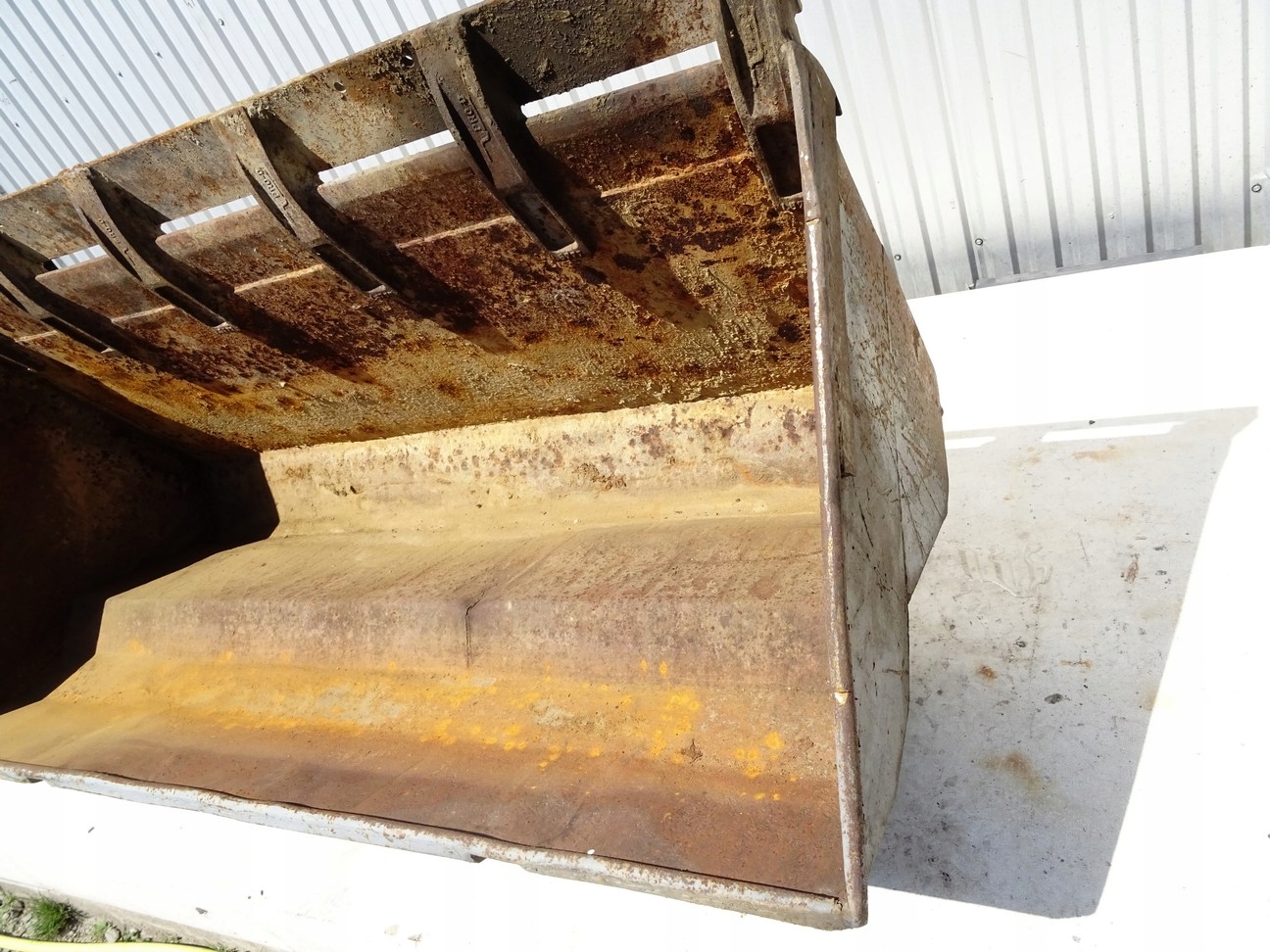 ПЕРЕДНЯ ЛОЖКА CASE IH 580 B